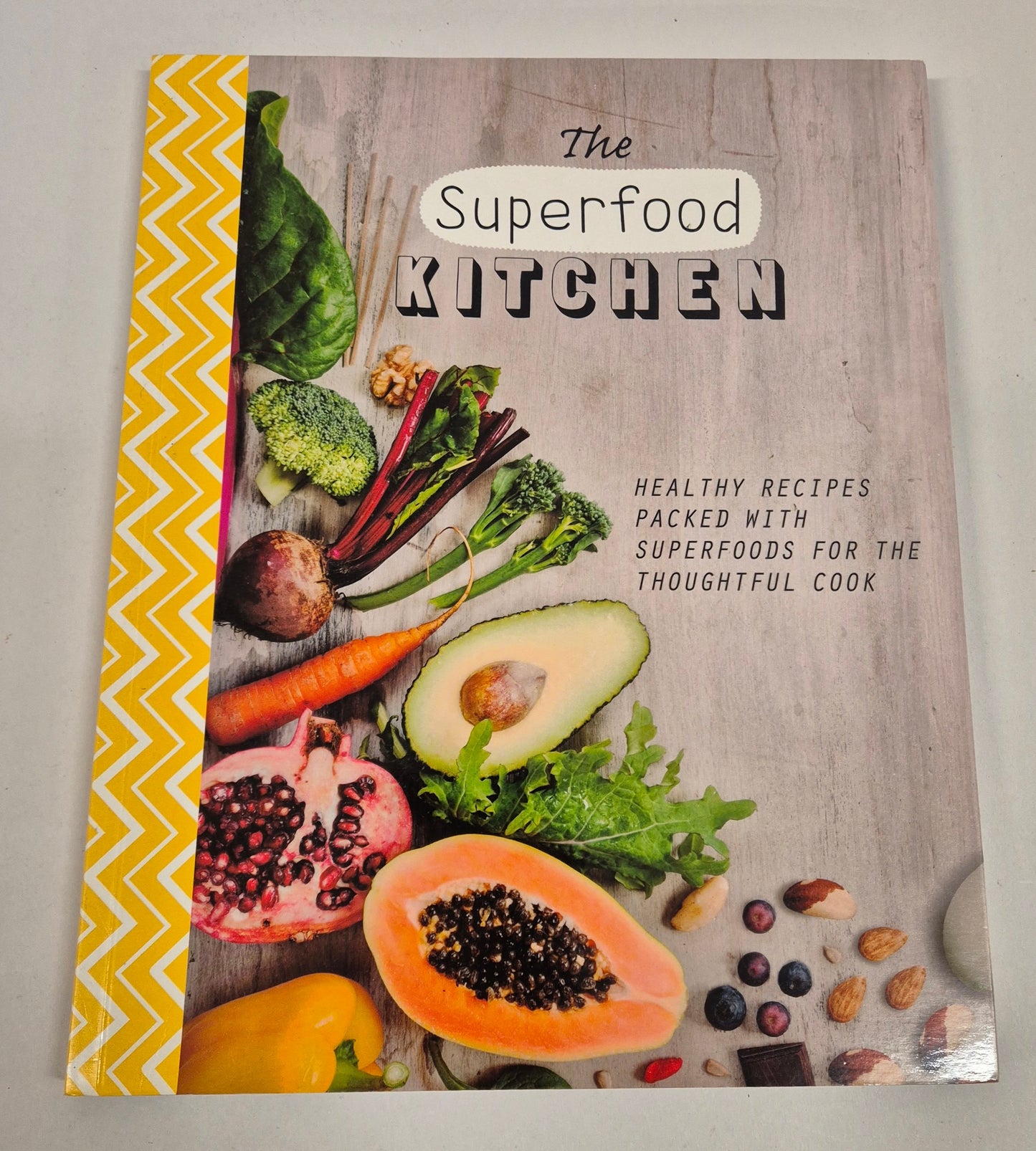 Love Food - The Superfood Kitchen: Healthy Recipes Packed with Superfoods for the Thoughtful Cook