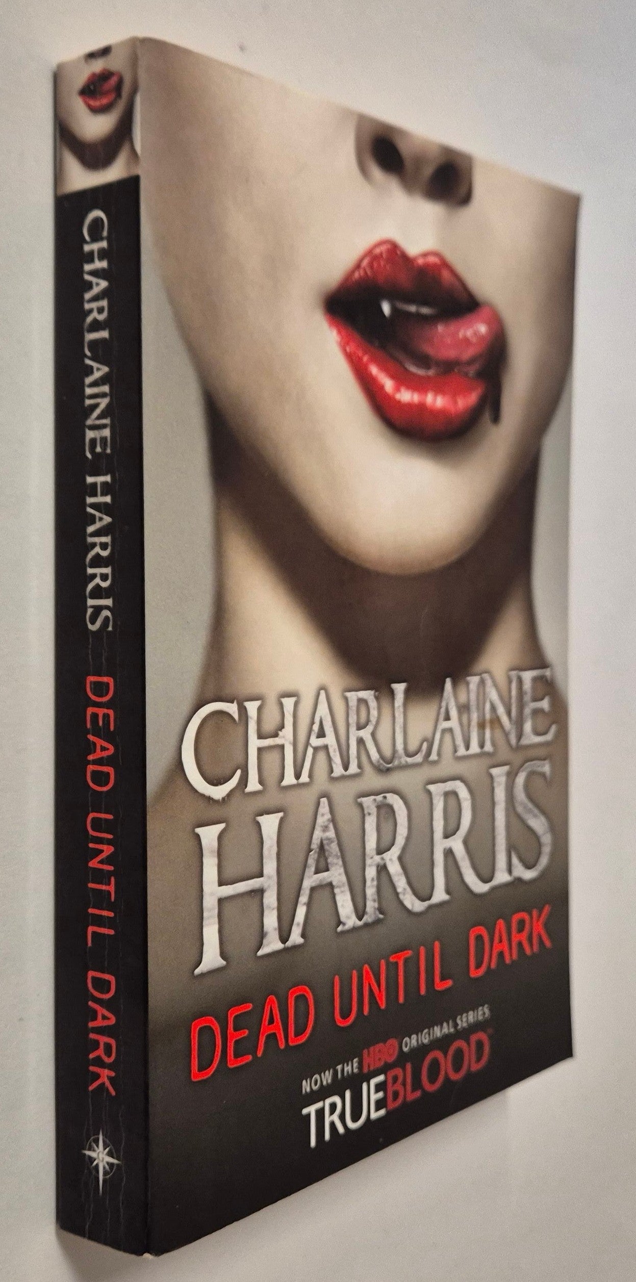 Dead Until Dark (Sookie Stackhouse #1) by Charlaine Harris