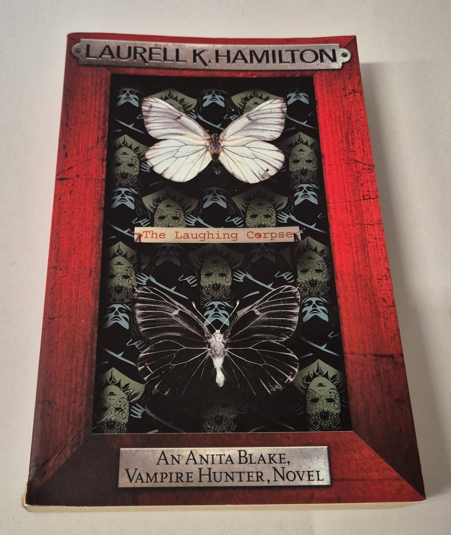 The Laughing Corpse (Anita Blake Vampire Hunter #2) by Laurell K. Hamilton