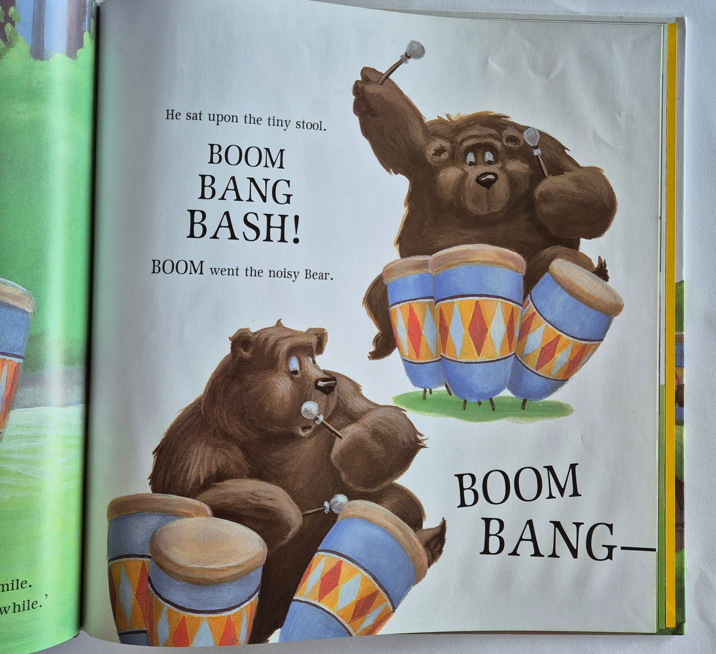 The Very Noisy Bear (The Bear #5) by Nick Bland