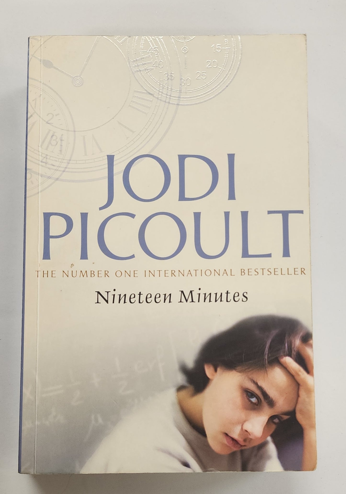Nineteen Minutes by Jodi Picoult