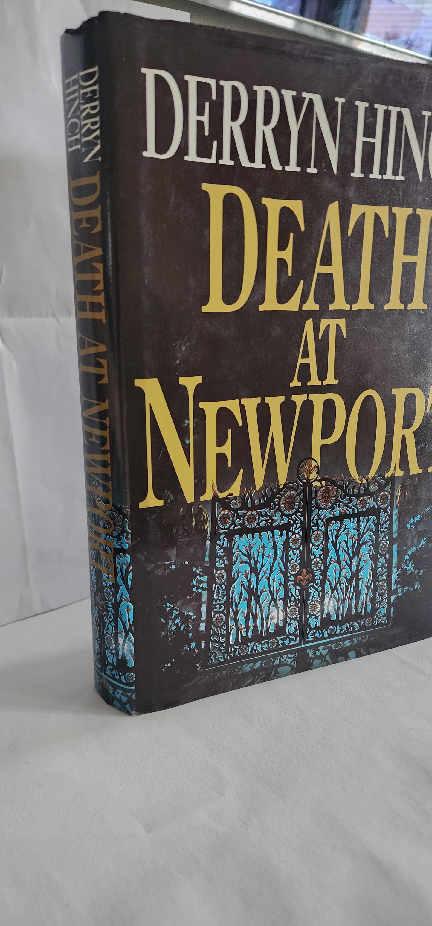Death at Newport by Derryn Hinch