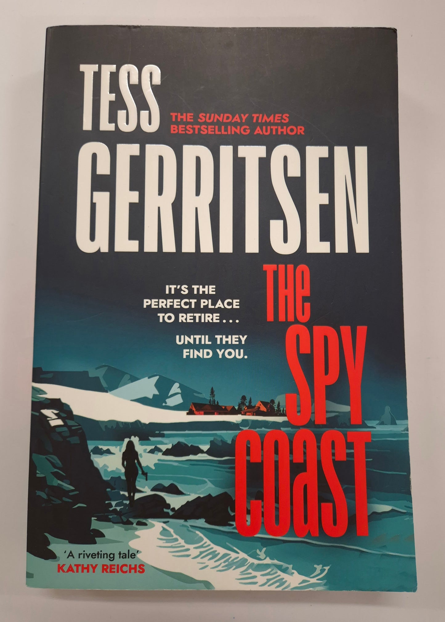 The Spy Coast (The Martini Club #1) by Tess Gerritsen