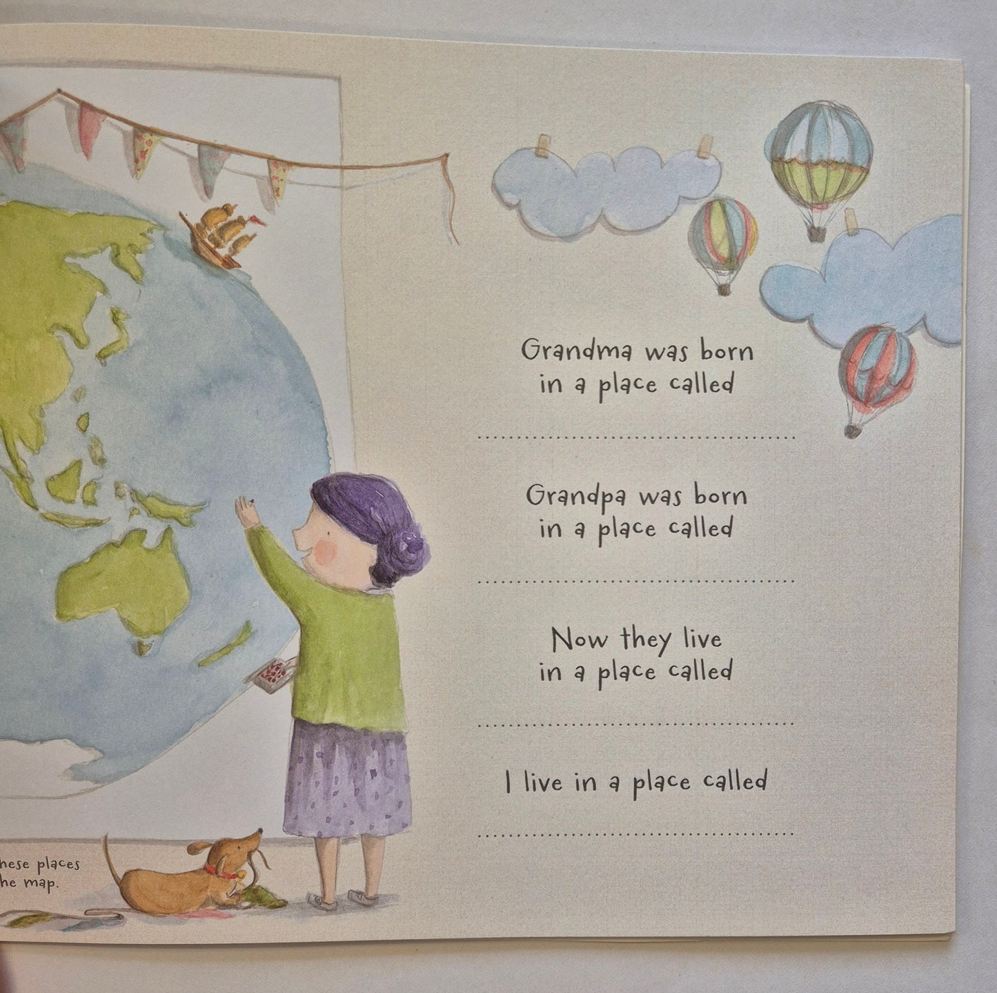 A Little Book About Me and My Grandparents: A book and gift card to fill in and share with your grandparents by Jedda Robaard