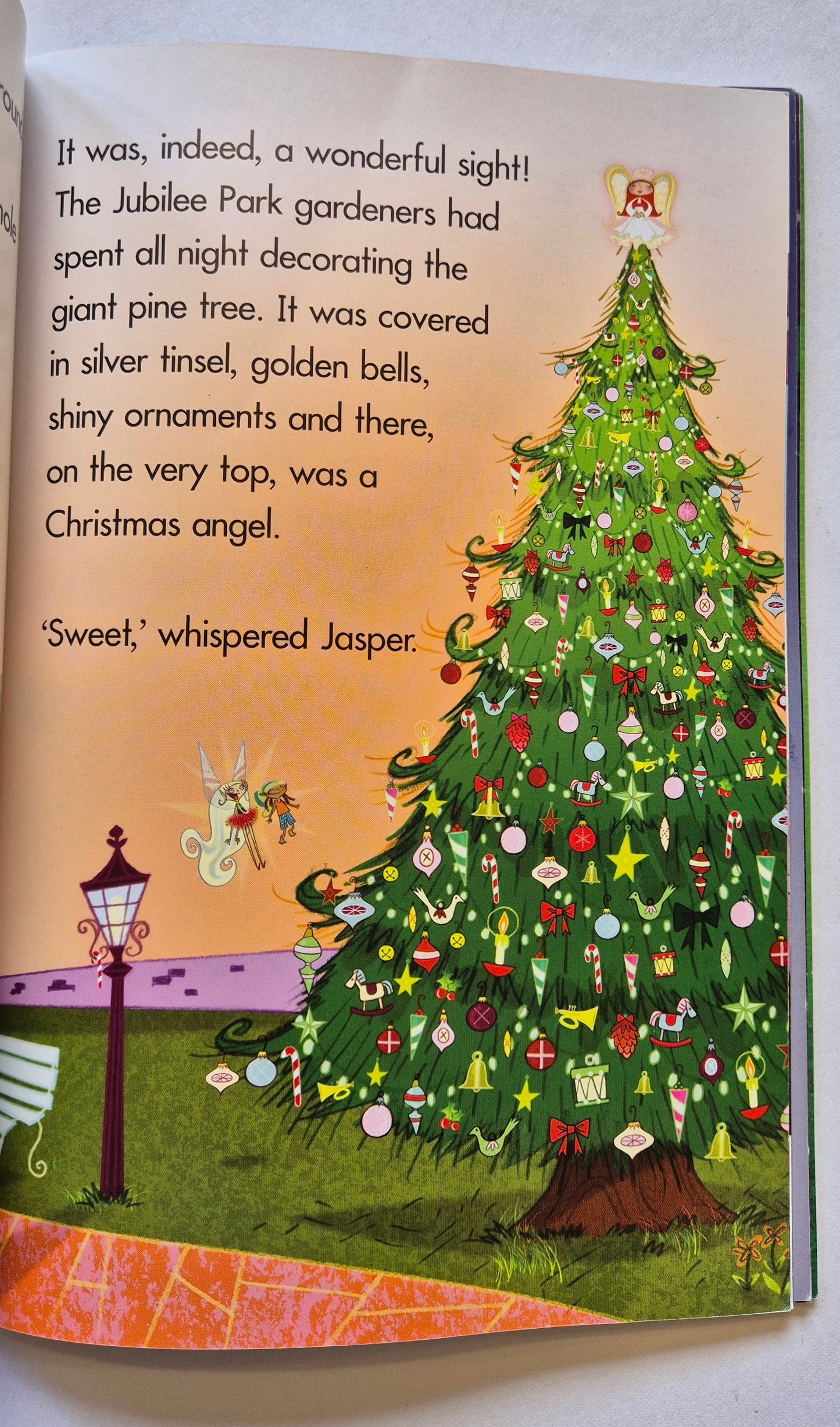 Pearlie and the Christmas Angel (Pearlie #6) by Wendy Harmer