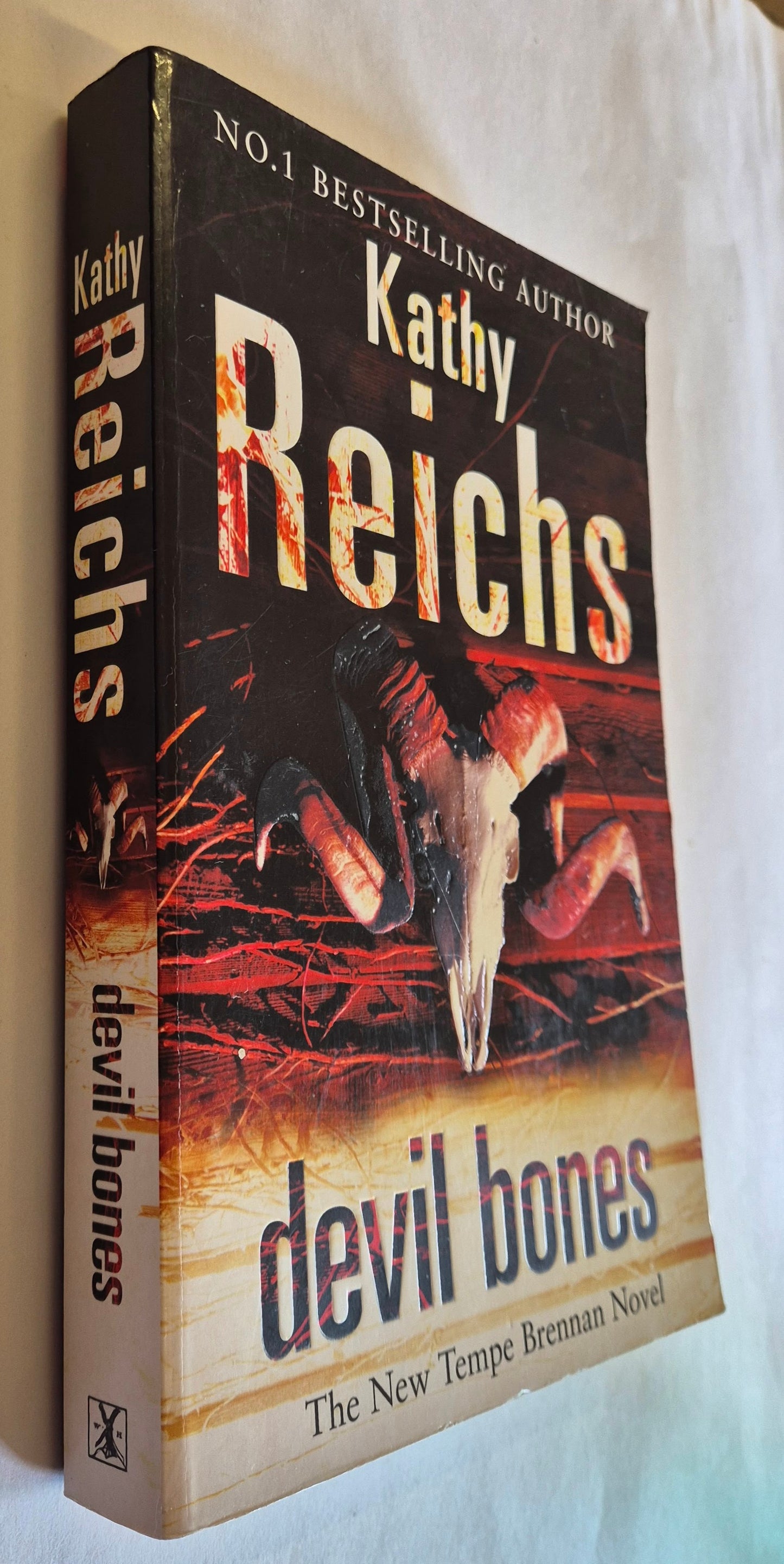 Devil Bones (Temperance Brennan #11) by Kathy Reichs