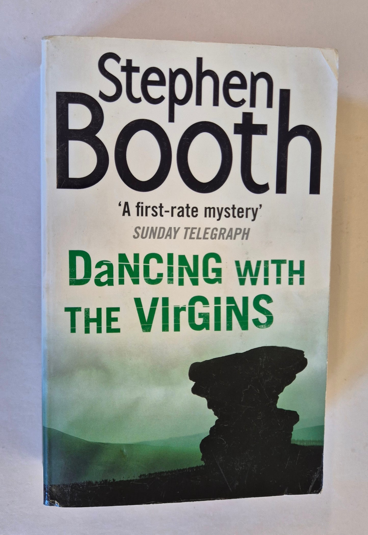 Dancing with the Virgins (Ben Cooper & Diane Fry #2) by Stephen Booth