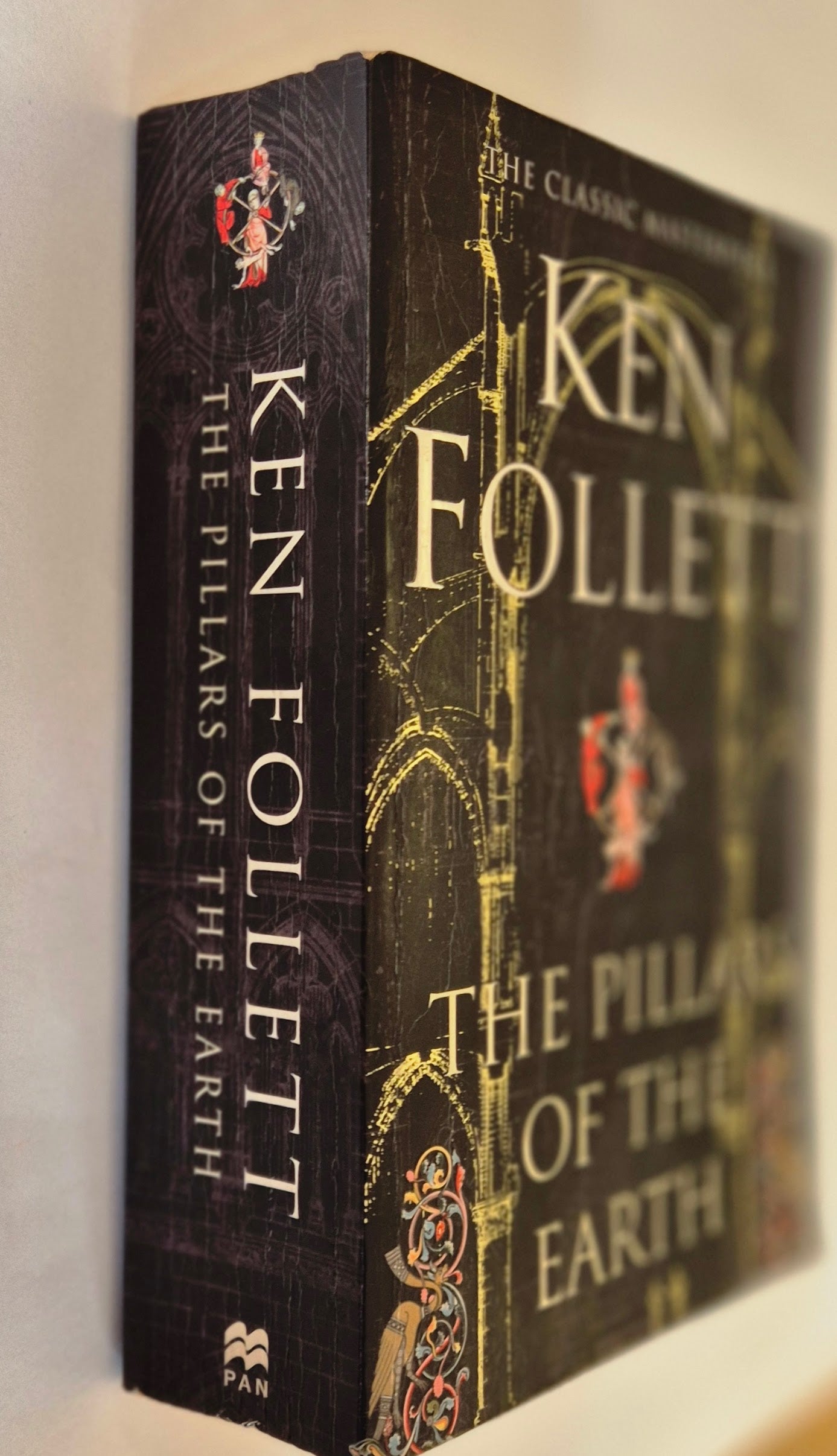 The Pillars of the Earth (Kingsbridge #1) by Ken Follett
