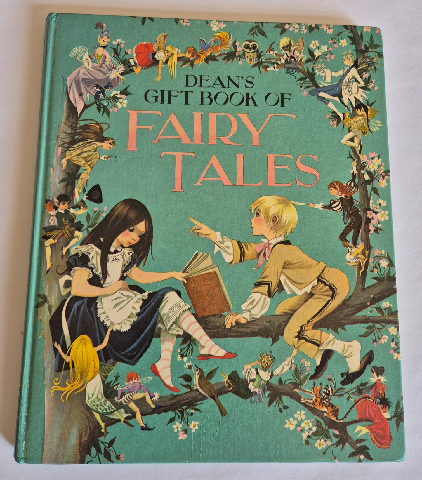 Dean's Gift Book of Fairy Tales Illustrated by Janet & Anne Grahame Johnstone