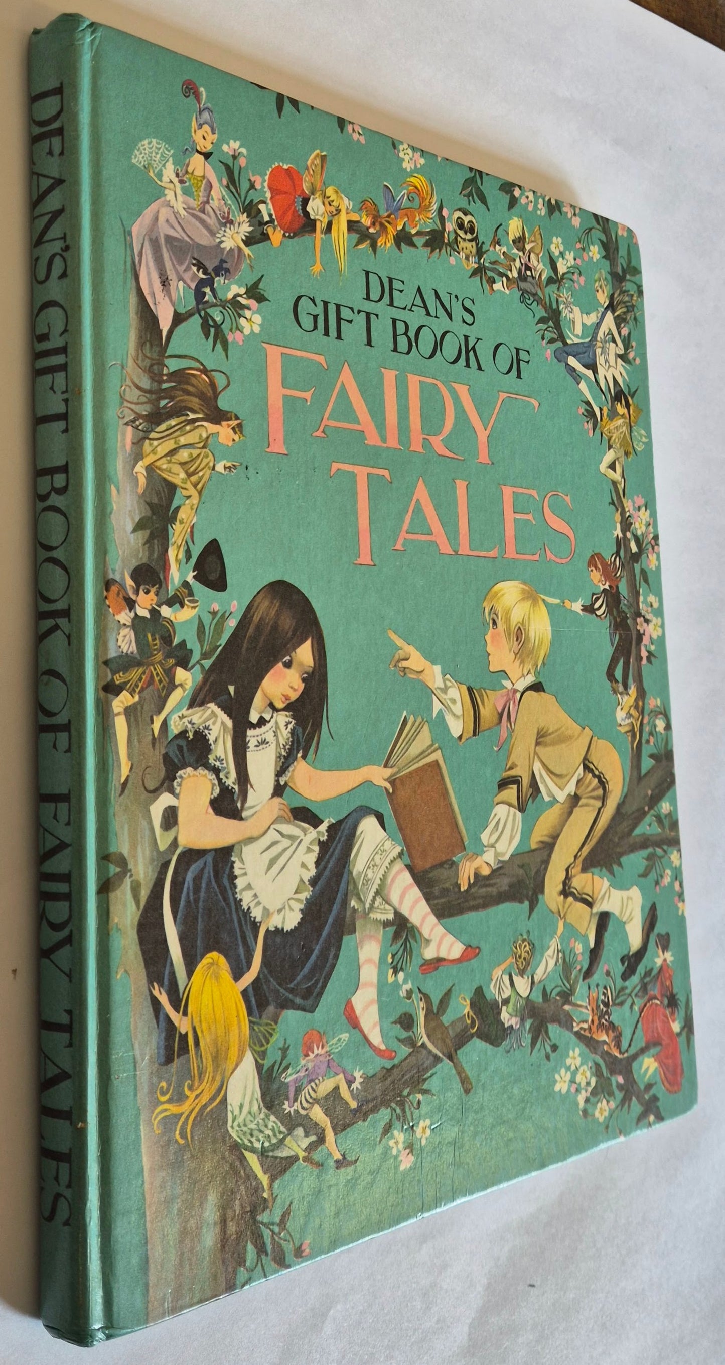 Dean's Gift Book of Fairy Tales Illustrated by Janet & Anne Grahame Johnstone