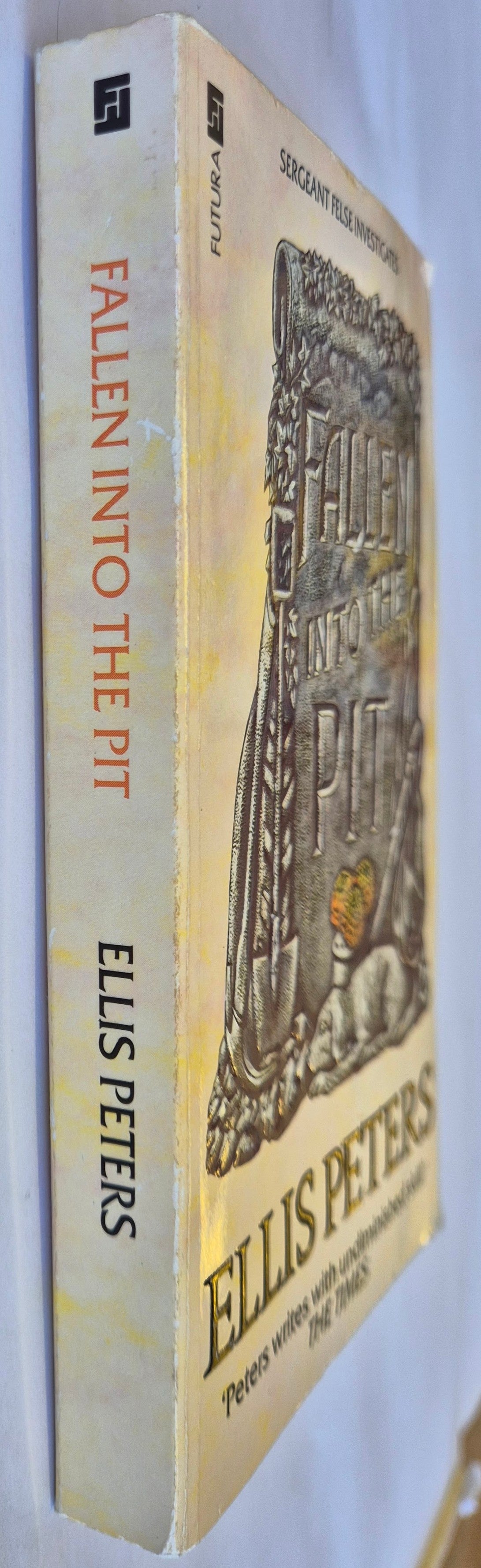 Fallen into the Pit (The Felse Investigations #1) by Ellis Peters