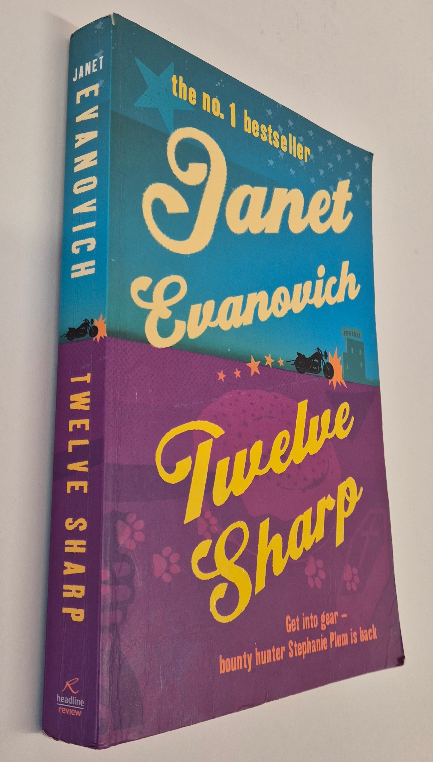 Twelve Sharp (Stephanie Plum #12) by Janet Evanovich
