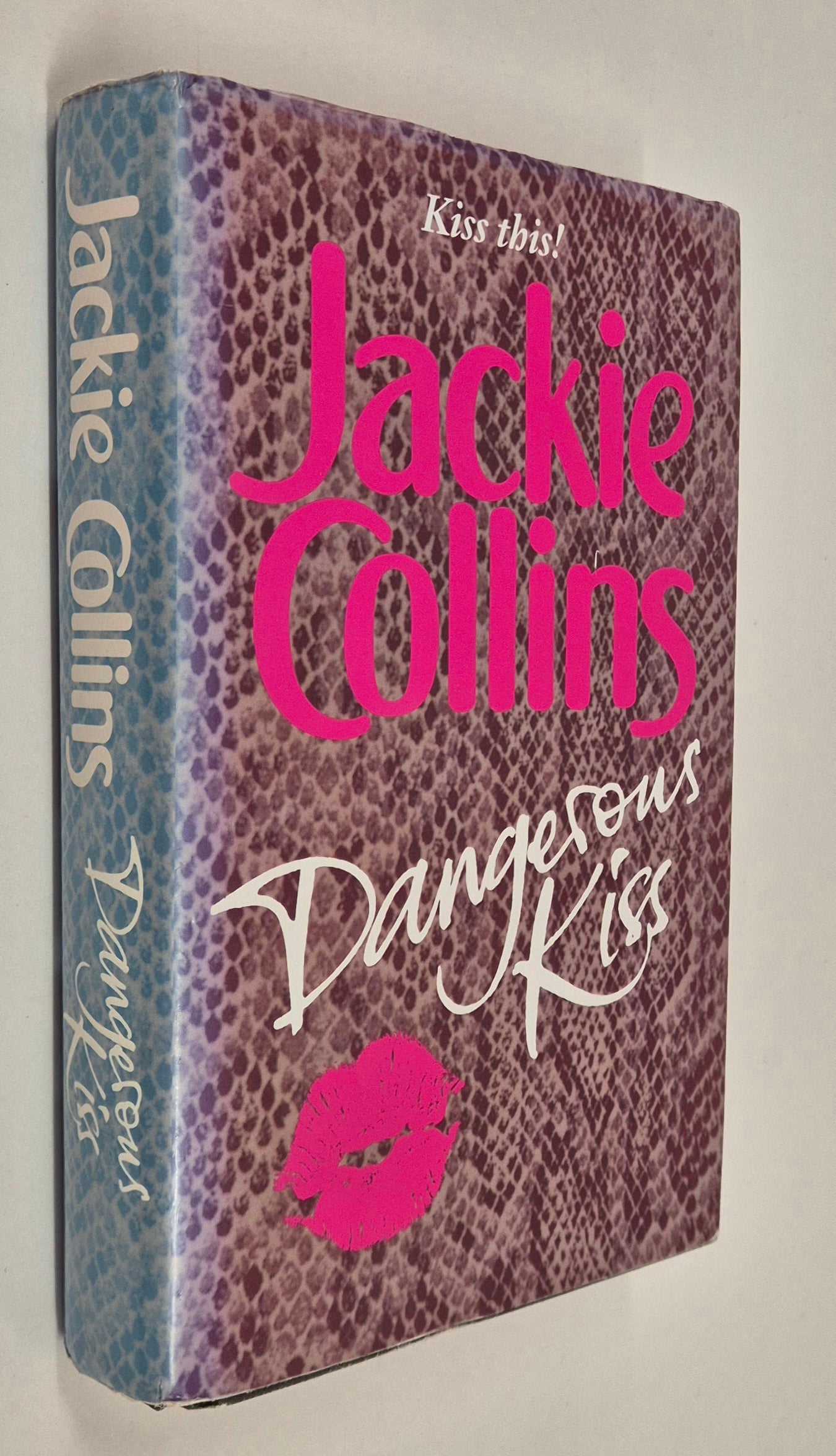 Dangerous Kiss (Lucky Santangelo #5) by Jackie Collins