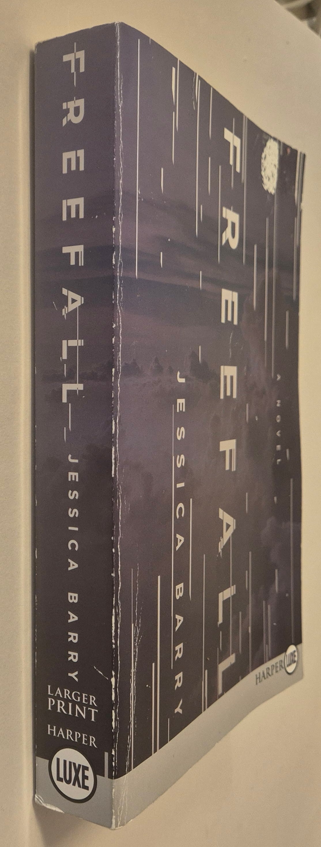 Freefall by Jessica Barry (Large Print)