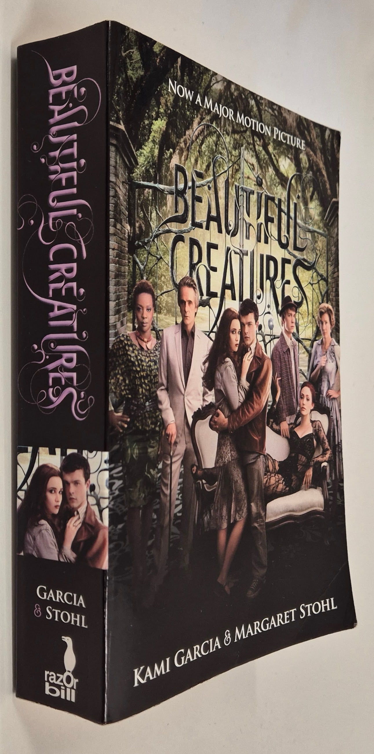 Beautiful Creatures (Caster Chronicles #1) by Kami Garcia + Margaret Stohl