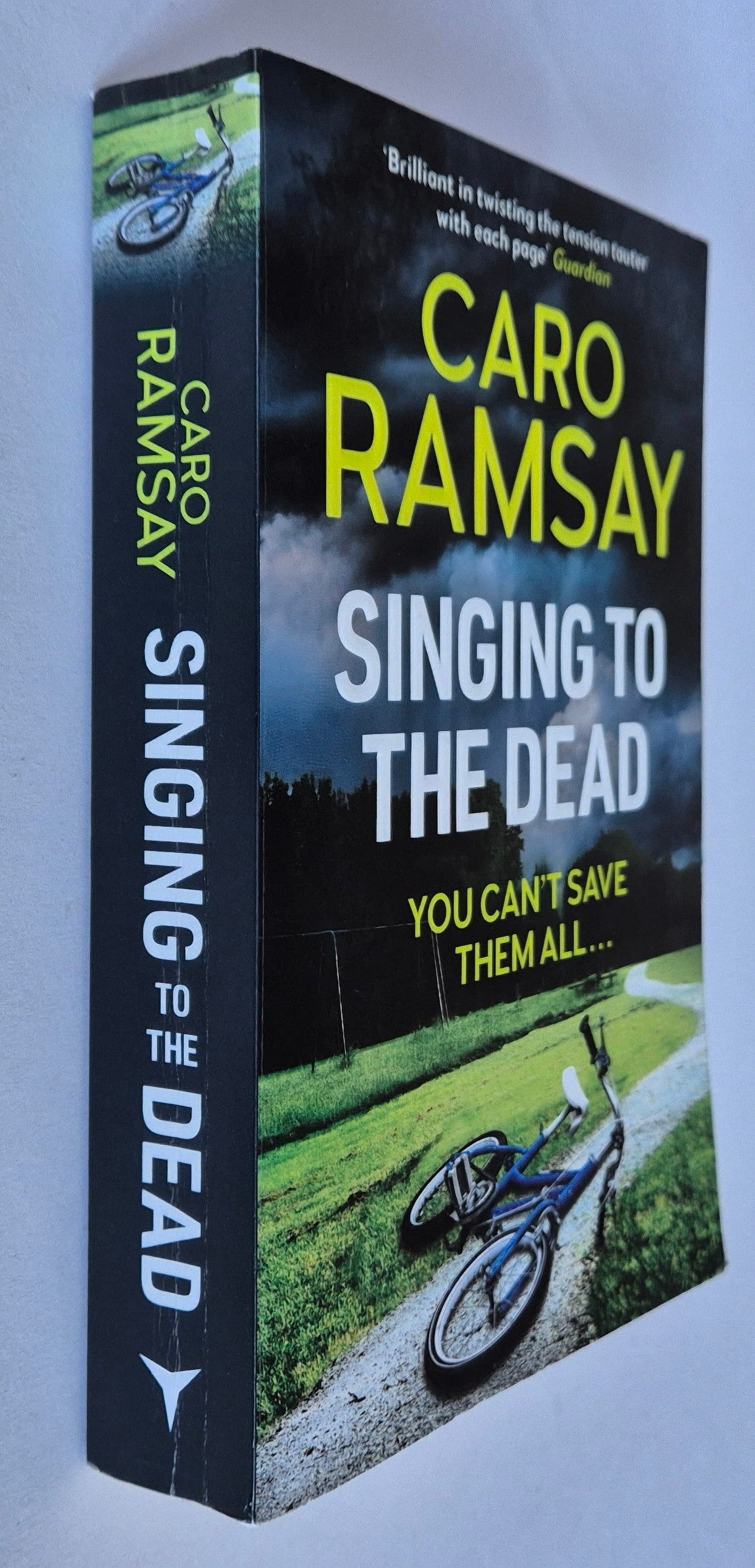 Singing to the Dead (Anderson & Costello #2) by Caro Ramsay