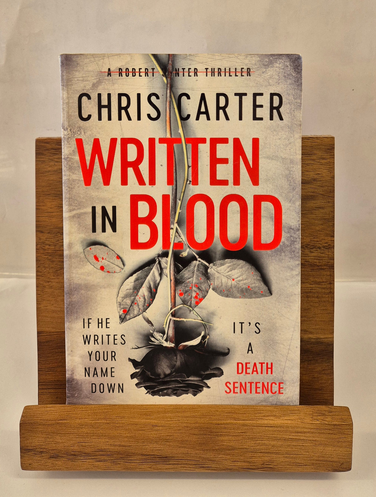 Written in Blood (Robert Hunter #11) by Chris Carter