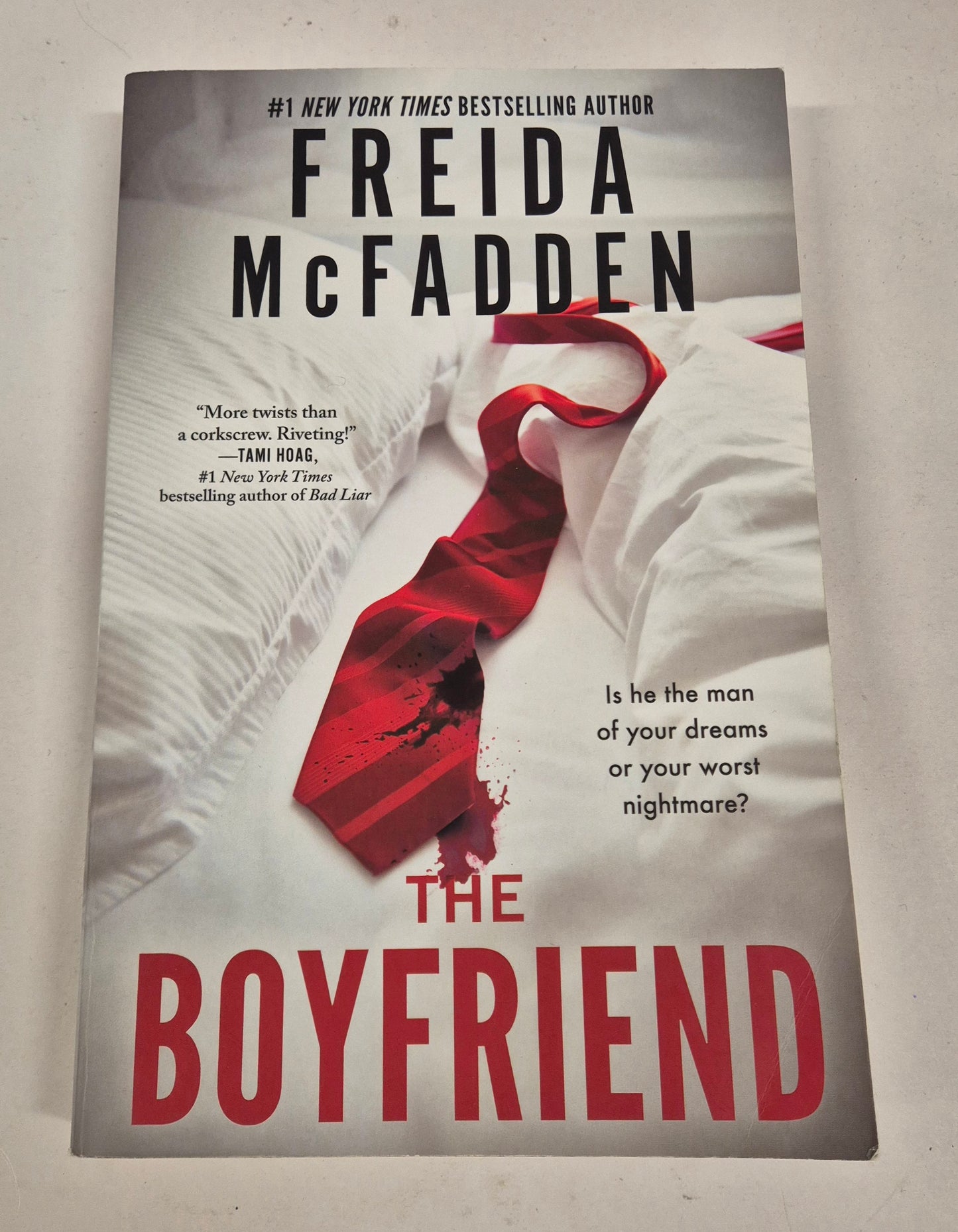 Freida McFadden - The Boyfriend Paperback Novel Thriller