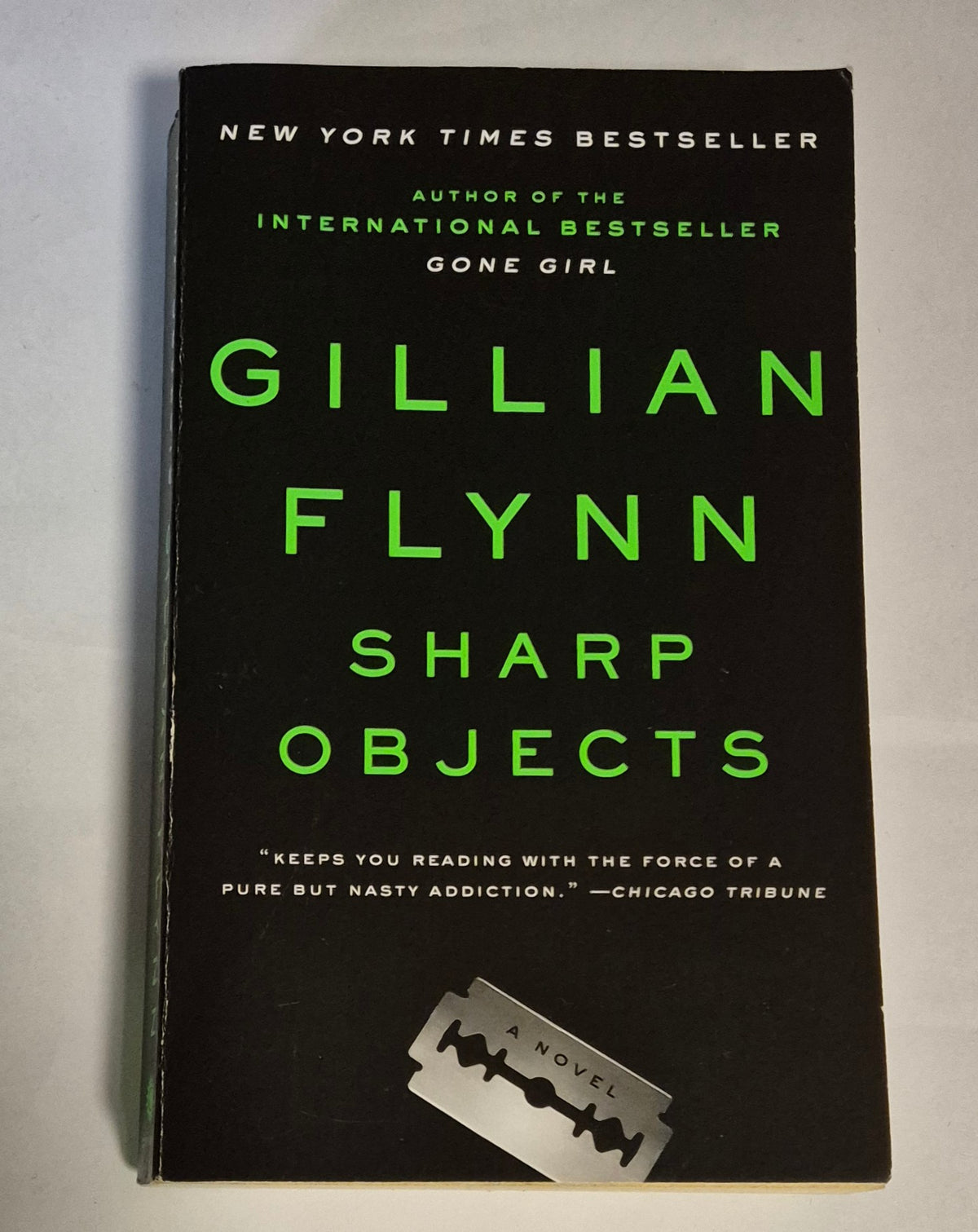 Sharp Objects by Gillian Flynn