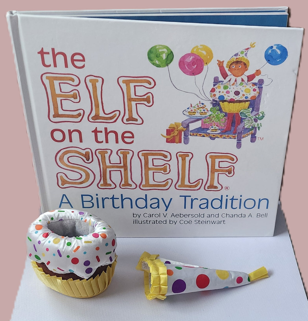 The Elf on the Shelf: A Birthday Tradition by Carol V. Aebersold and Chanda A. Bell