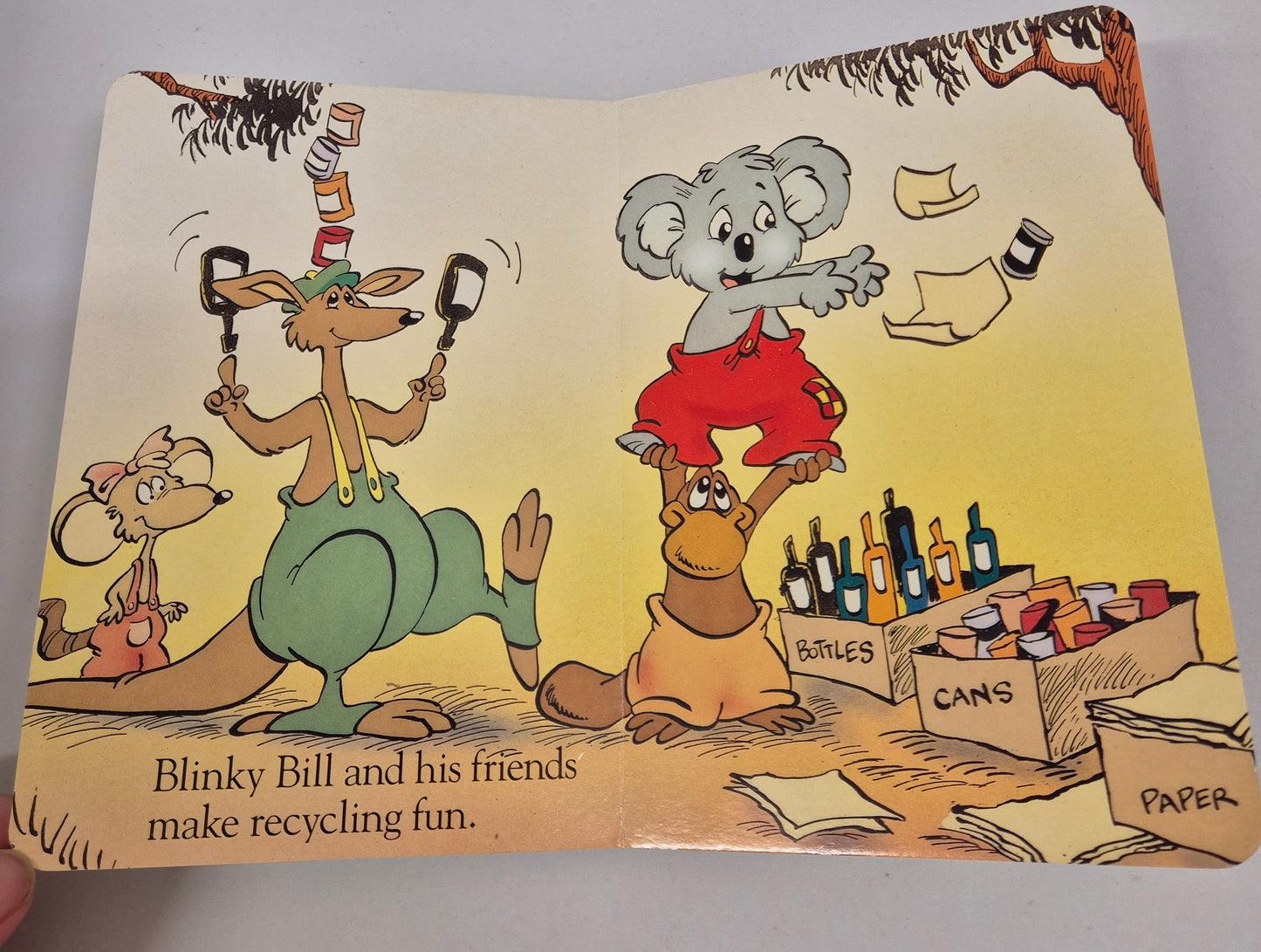 Yoram Gross presents Blinky Bill in Blinky Bill Cares About The Environment (Board Book)
