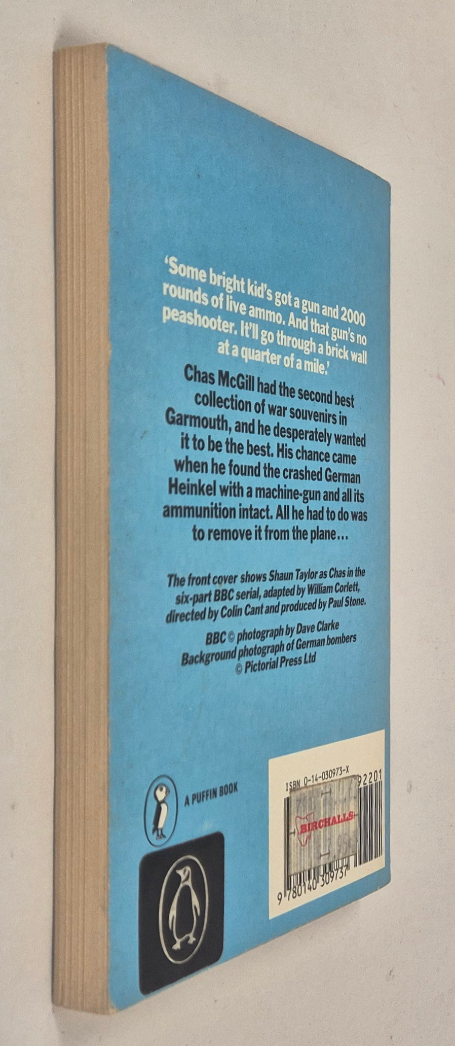 The Machine Gunners (Chas McGill #1) by Robert Westall