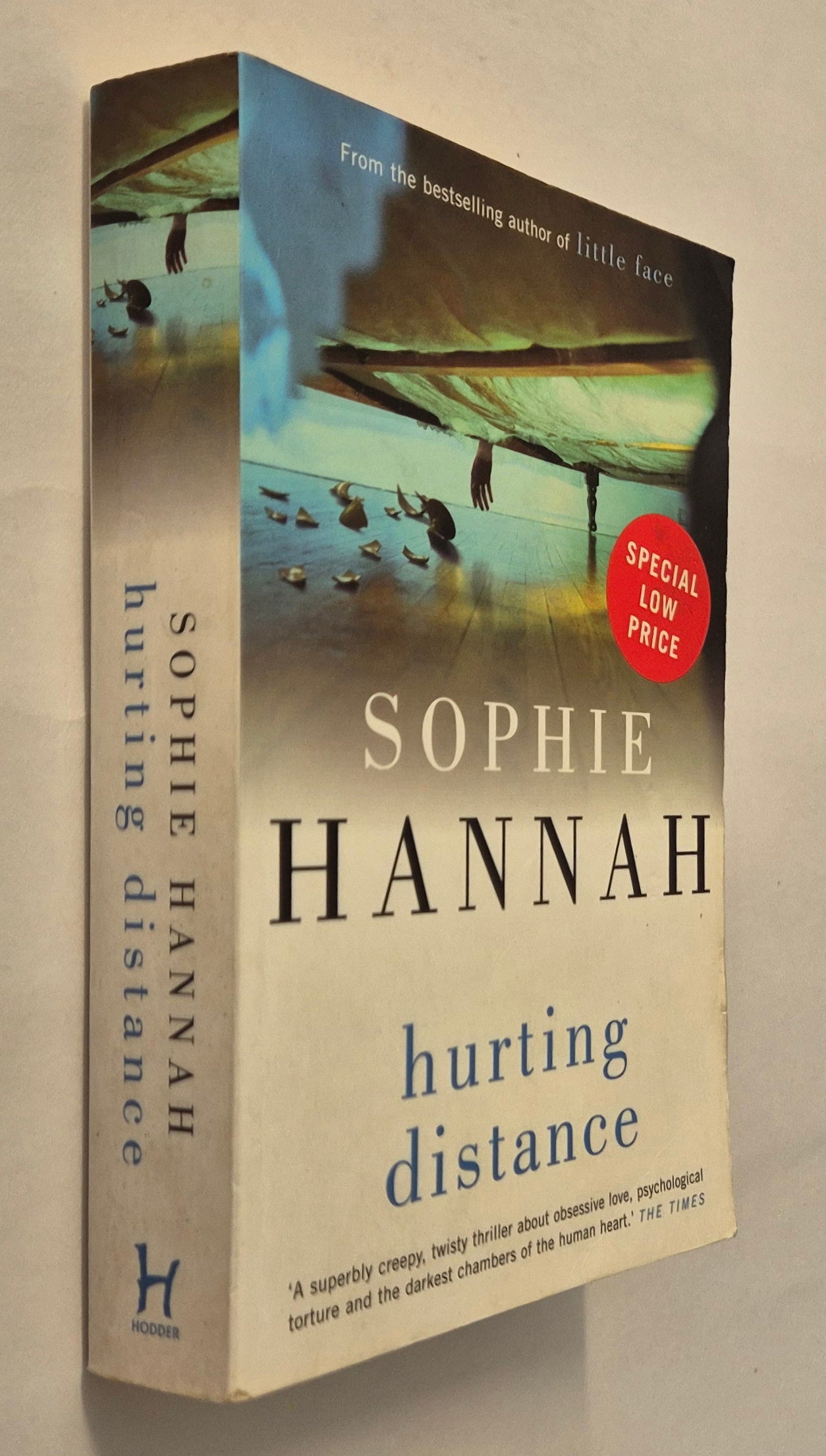 Hurting Distance (Spilling CID #2) by Sophie Hannah