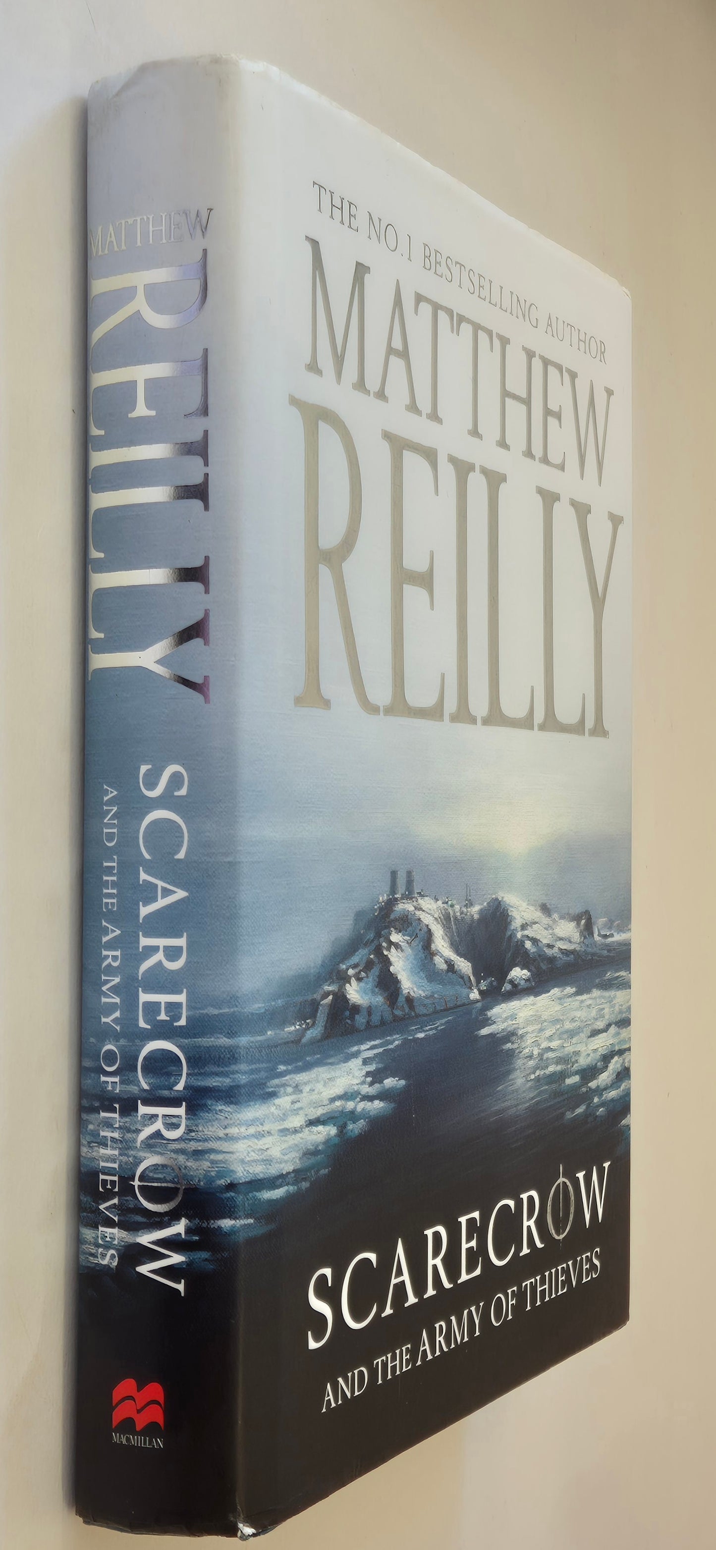 Scarecrow and the Army of Thieves (Shane Schofield #3) by Matthew Reilly