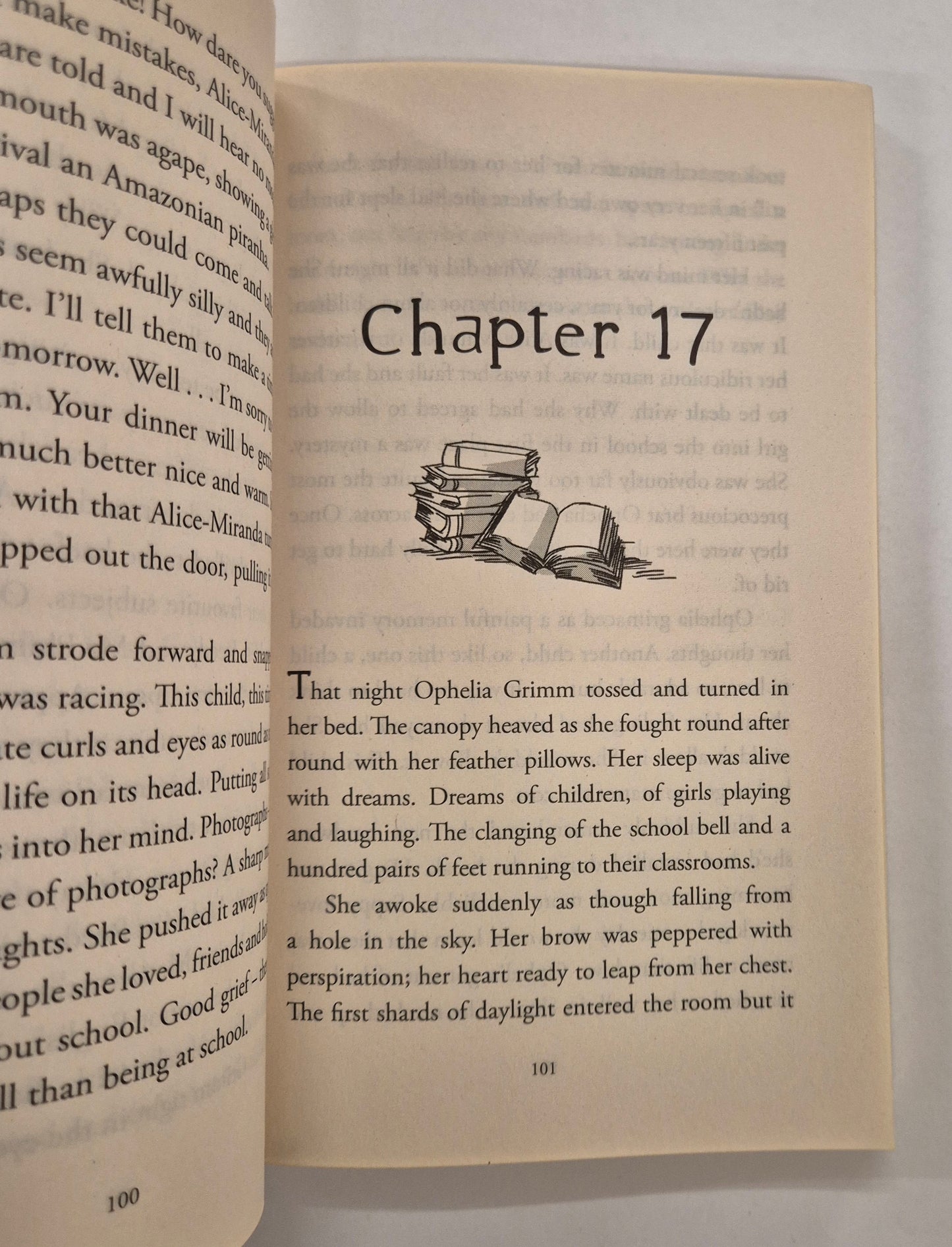 Alice-Miranda at School (Alice-Miranda #1) by Jacqueline Harvey