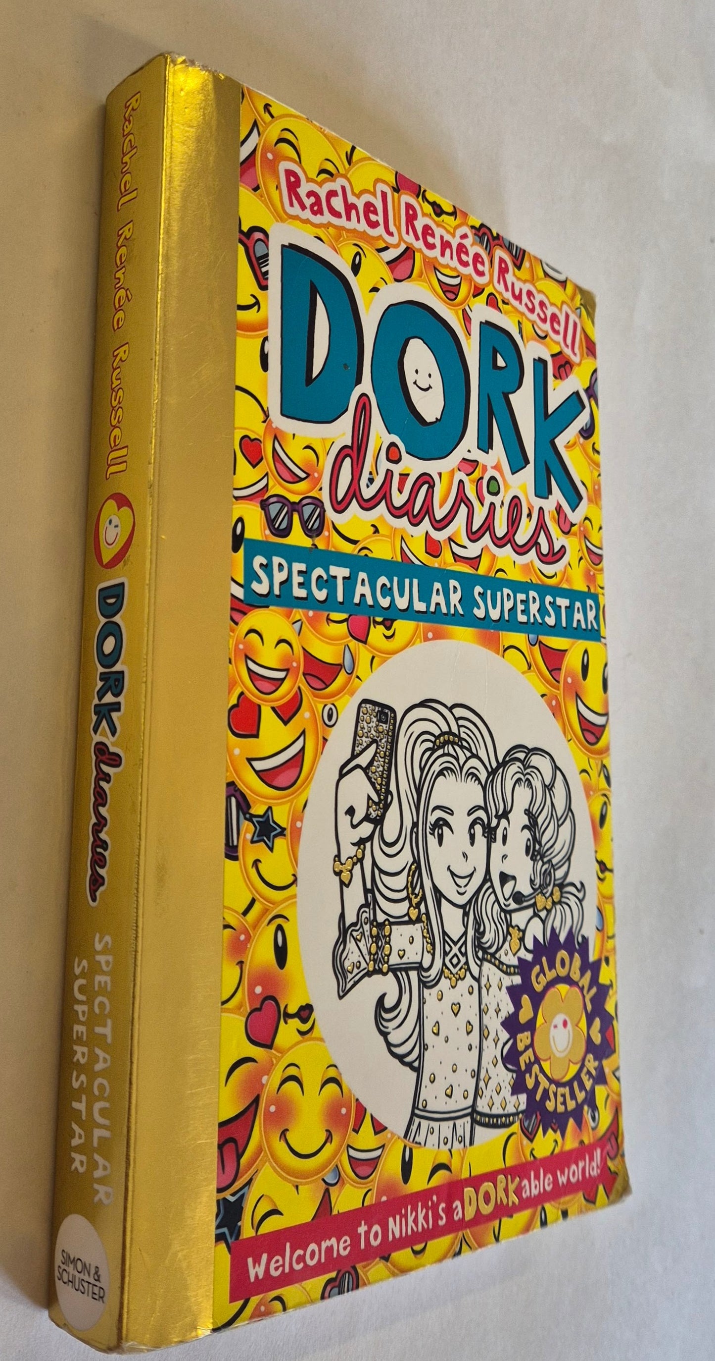 Spectacular Superstar (Dork Diaries #14) by Rachel Renee Russell