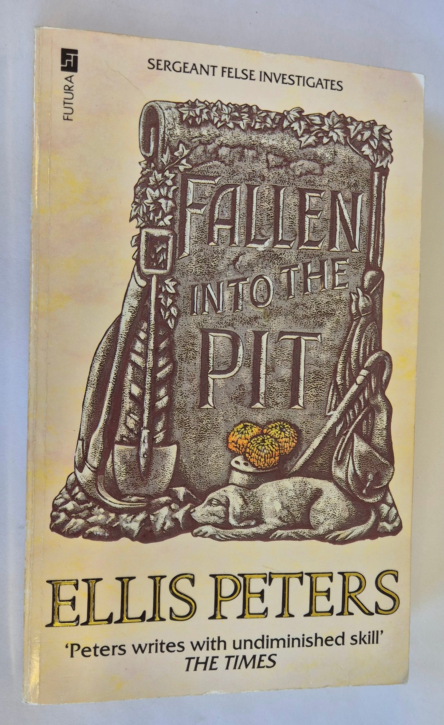 Fallen into the Pit (The Felse Investigations #1) by Ellis Peters
