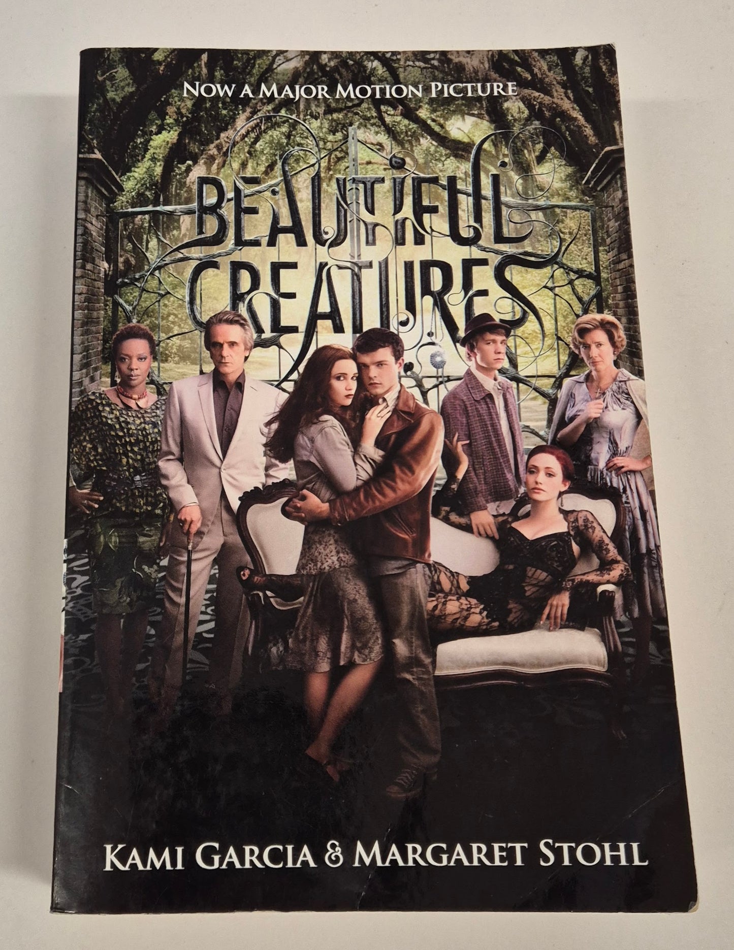 Beautiful Creatures (Caster Chronicles #1) by Kami Garcia + Margaret Stohl