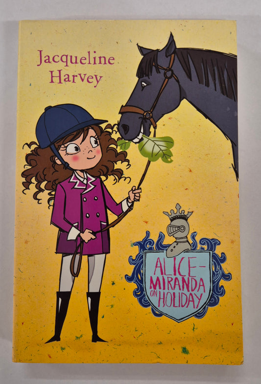 Alice-Miranda on Holiday (Alice-Miranda #2) by Jacqueline Harvey