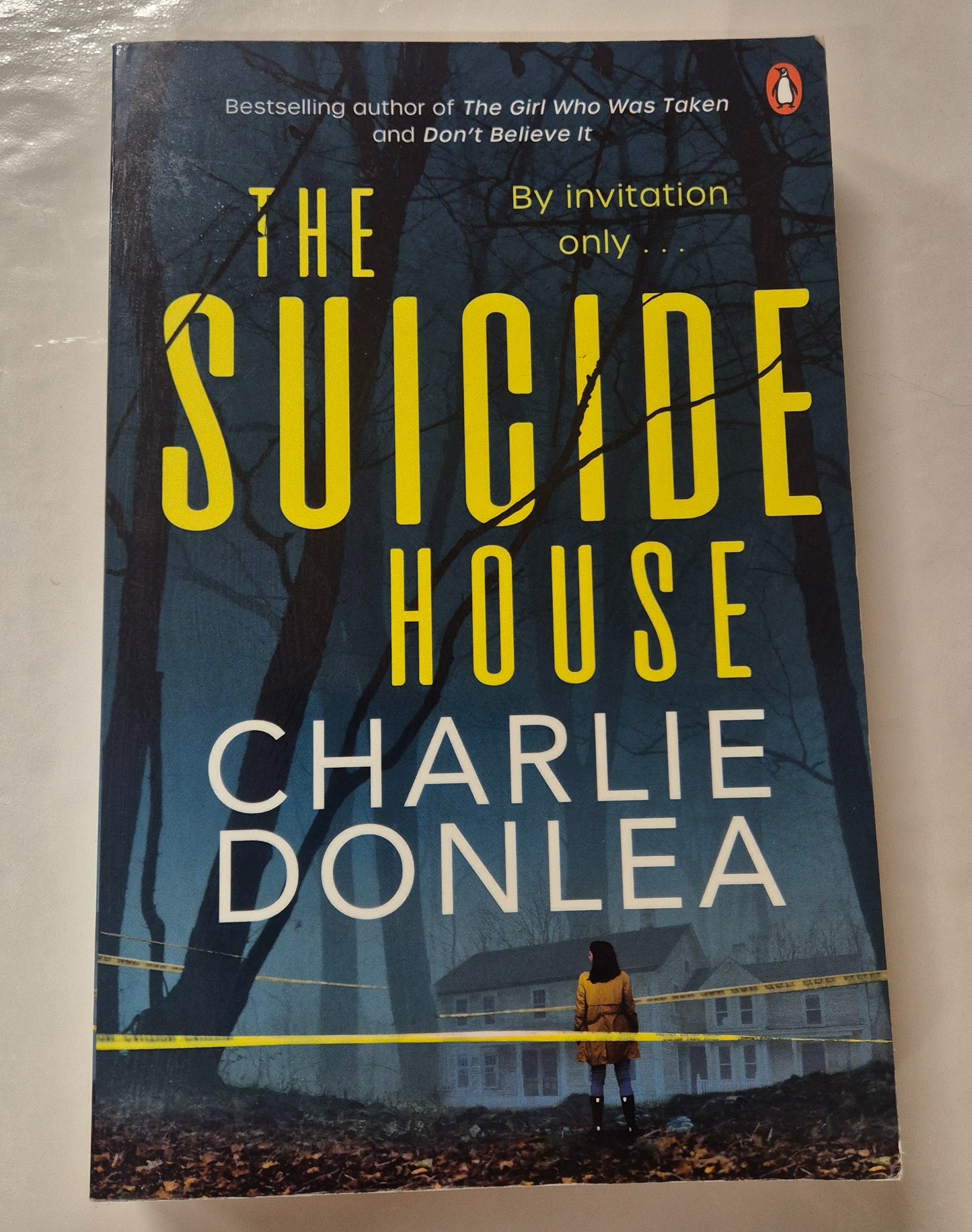 The Suicide House (Rory Moore/Lane Phillips #2) by Charlie Donlea