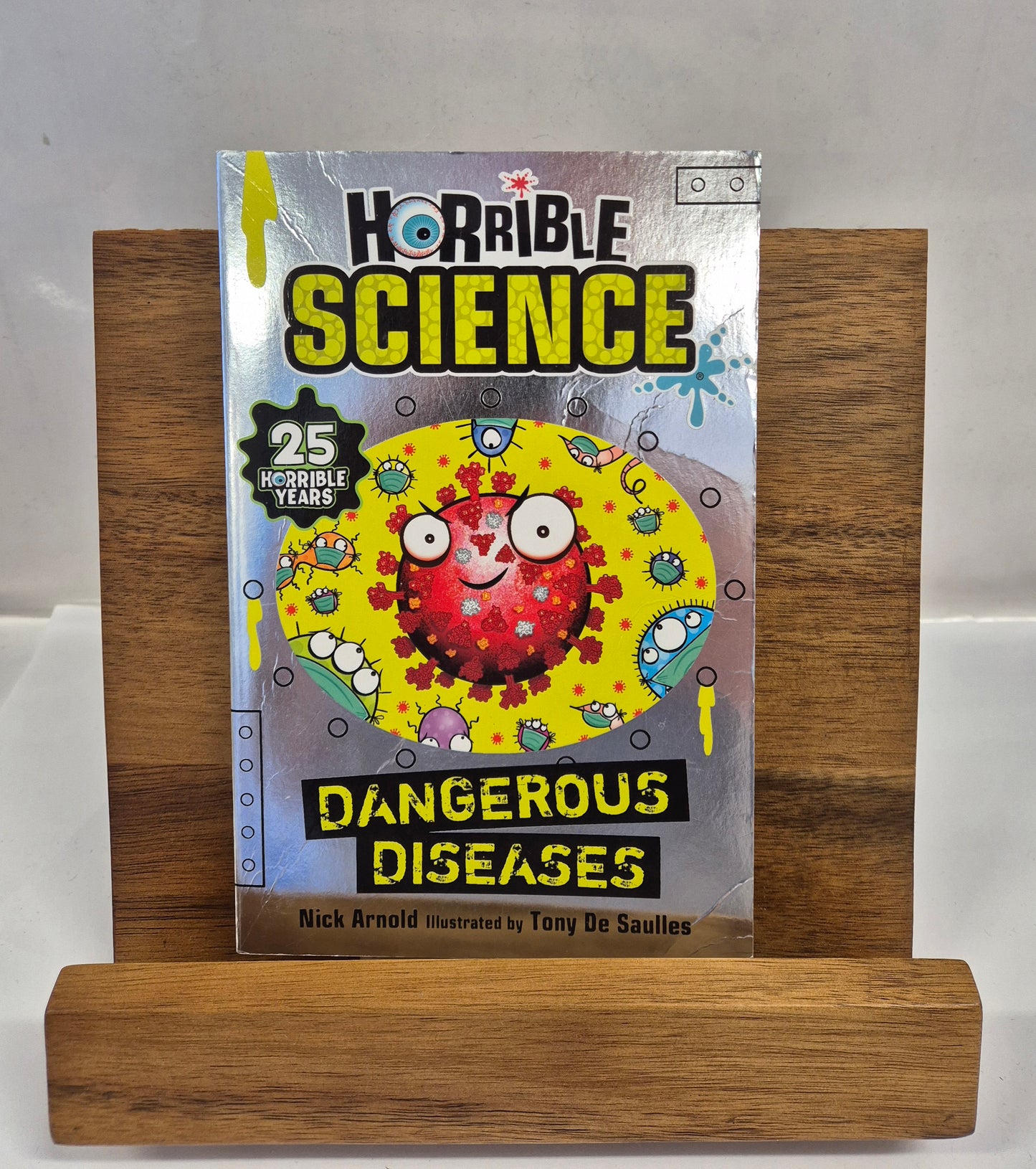 Dangerous Diseases (Horrible Science) by Nick Arnold