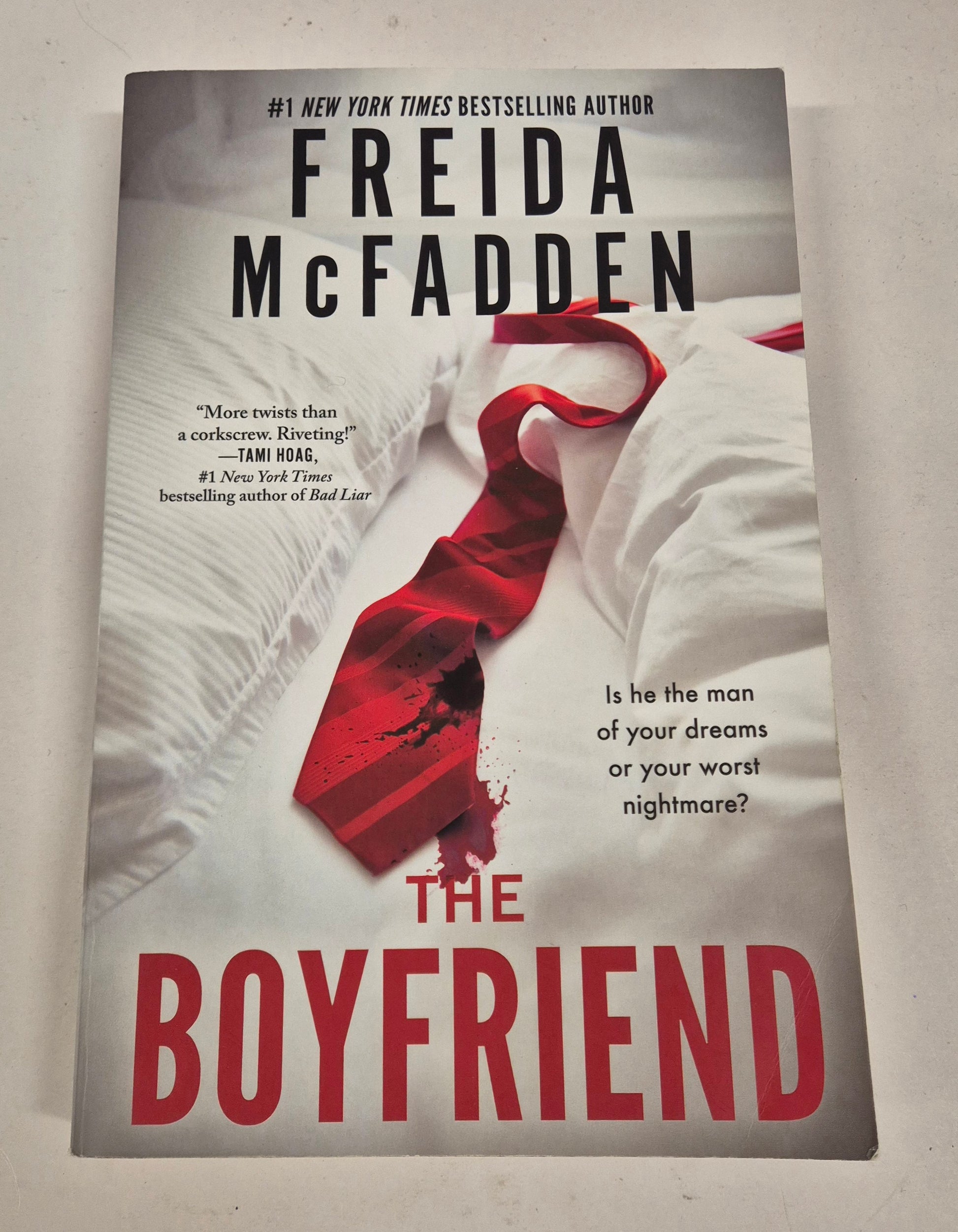 Freida McFadden - The Boyfriend Paperback Novel Thriller 