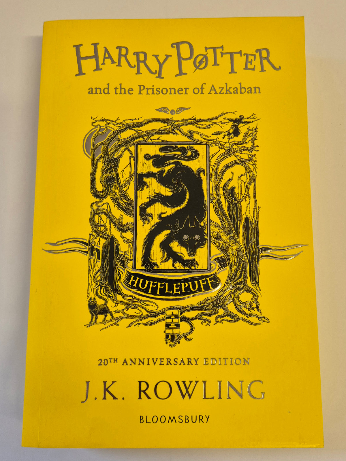 Harry Potter and the Prisoner of Azkaban (Harry Potter #3) (Hufflepuff Edition) by J. K. Rowling