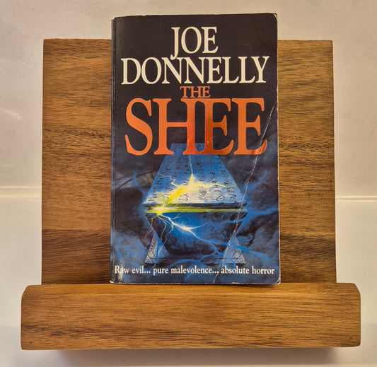 The Shee by Joe Donnelly