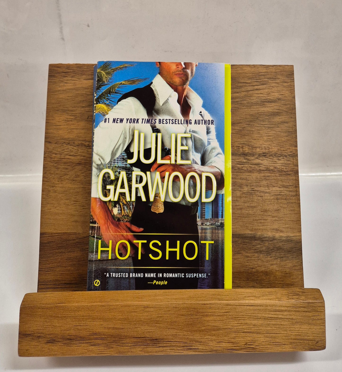 Hotshot (Buchanan-Renard #11) by Julie Garwood