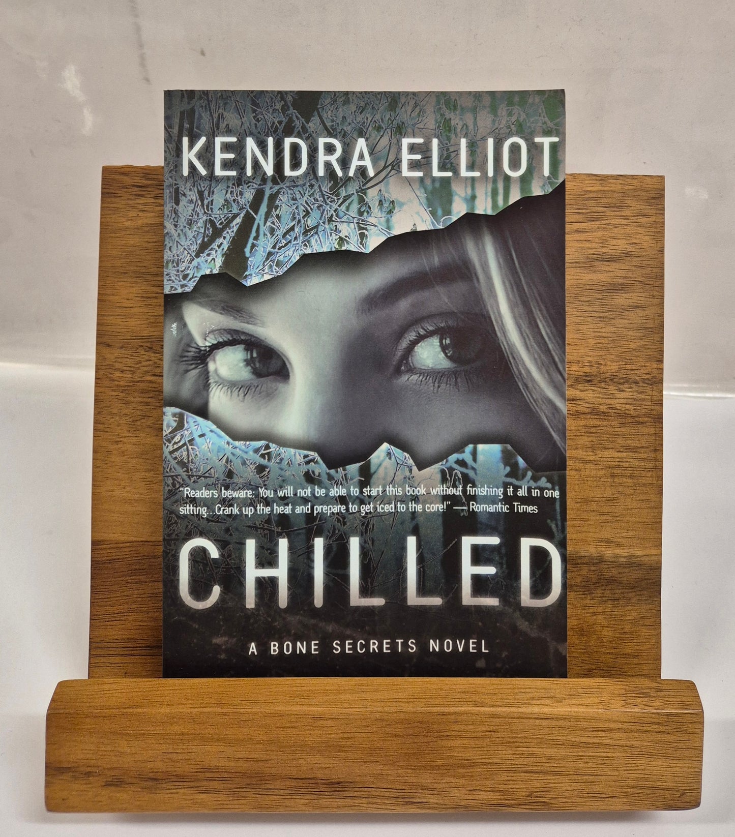 Chilled (Bone Secrets Series #2) by Kendra Elliot