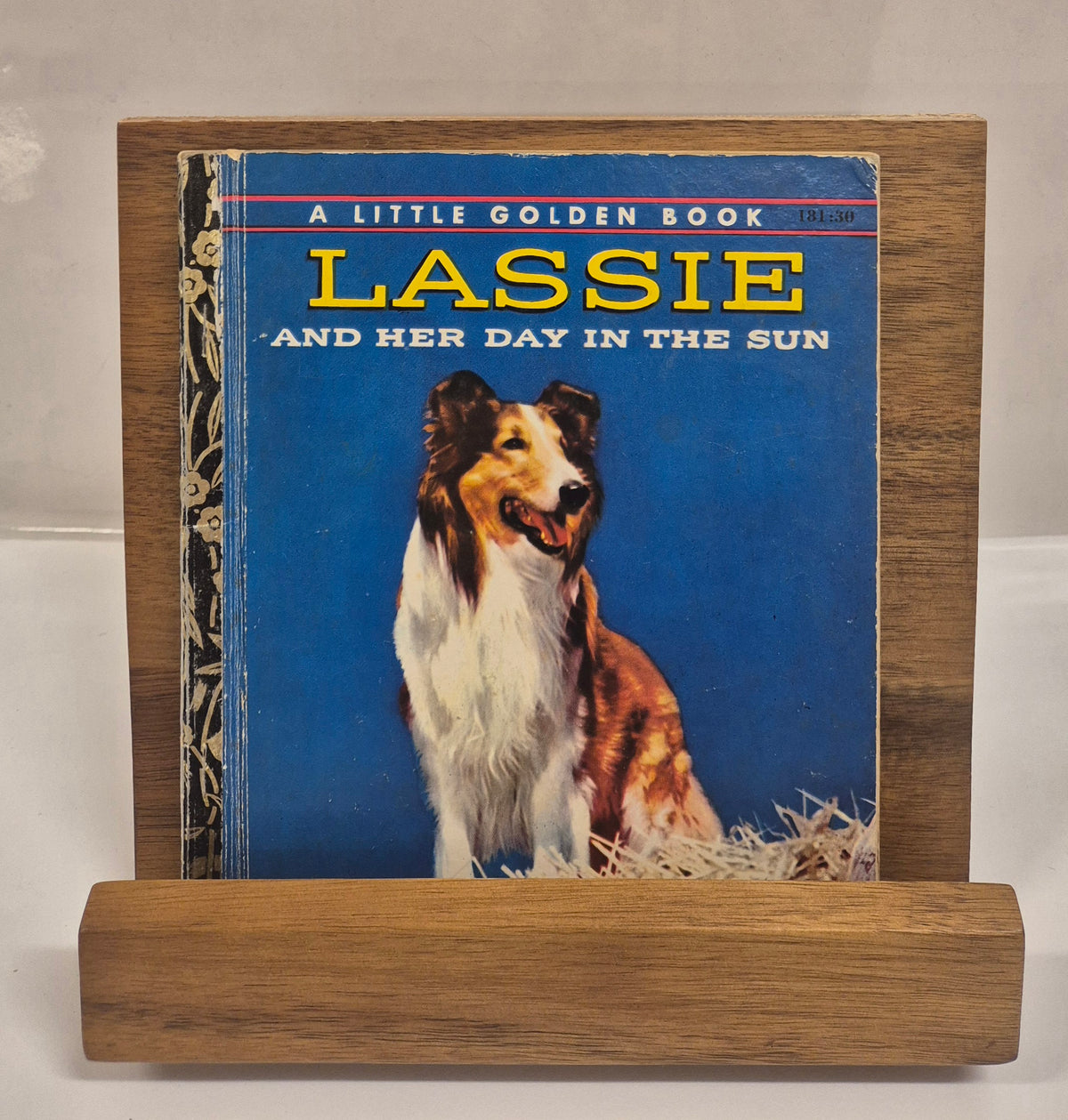 Lassie and Her Day In the Sun by Charles Spain Verral (A Little Golden Book)