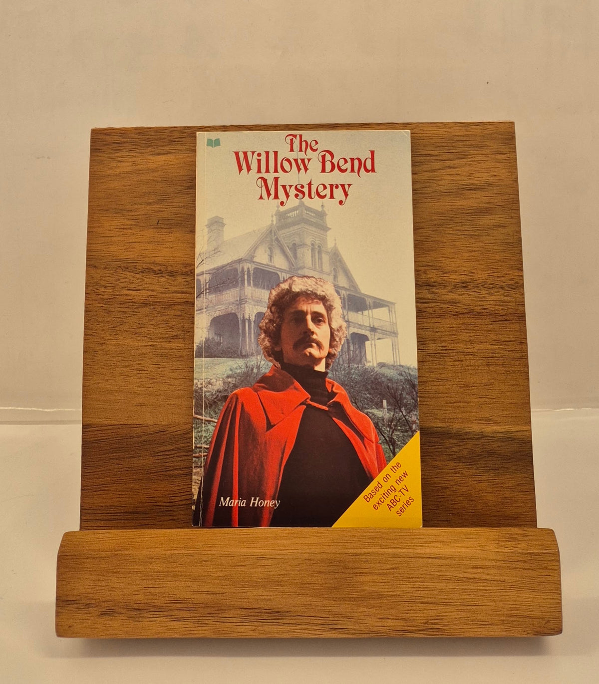 The Willow Bend Mystery by Maria Honey