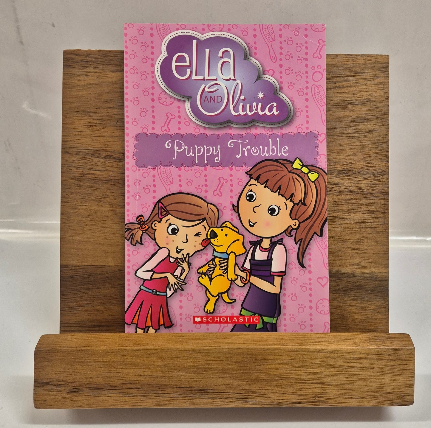 Puppy Trouble (Ella and Olivia #5) by Yvette Poshoglian