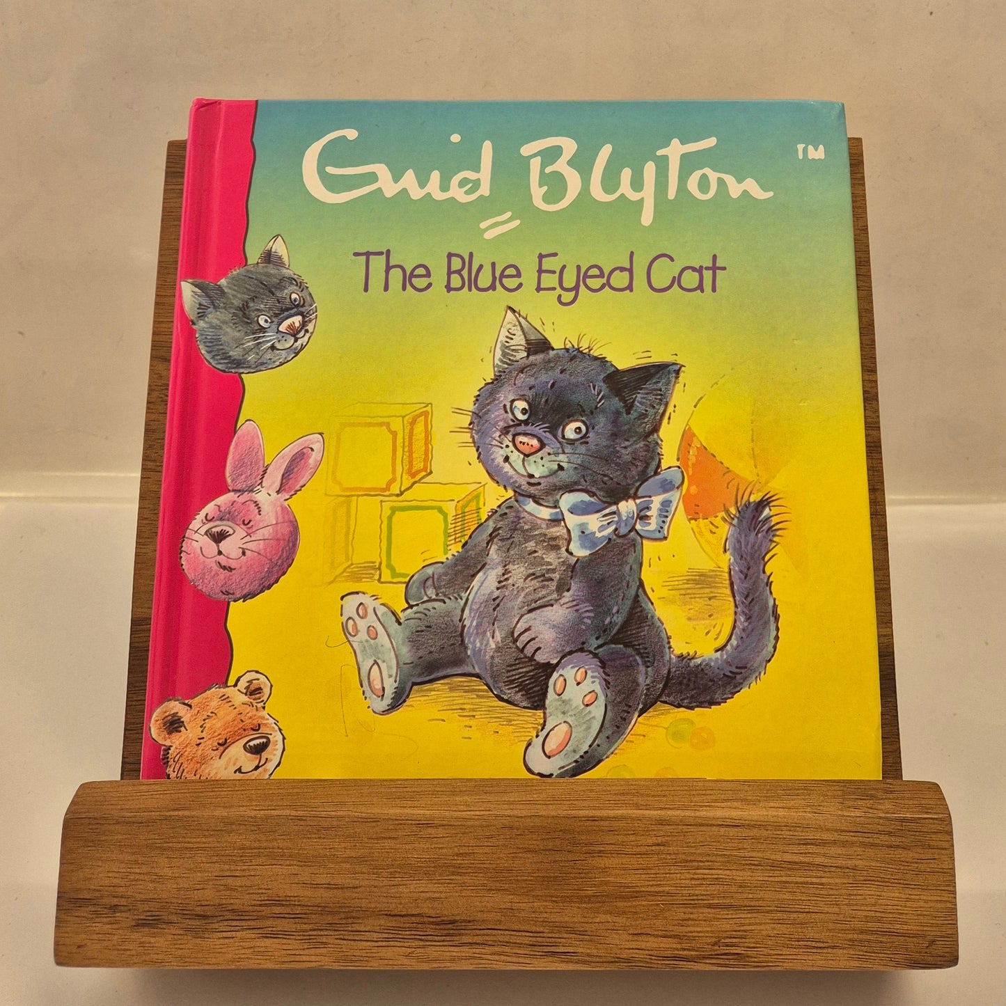 The Blue Eyed Cat by Enid Blyton (Board Book)
