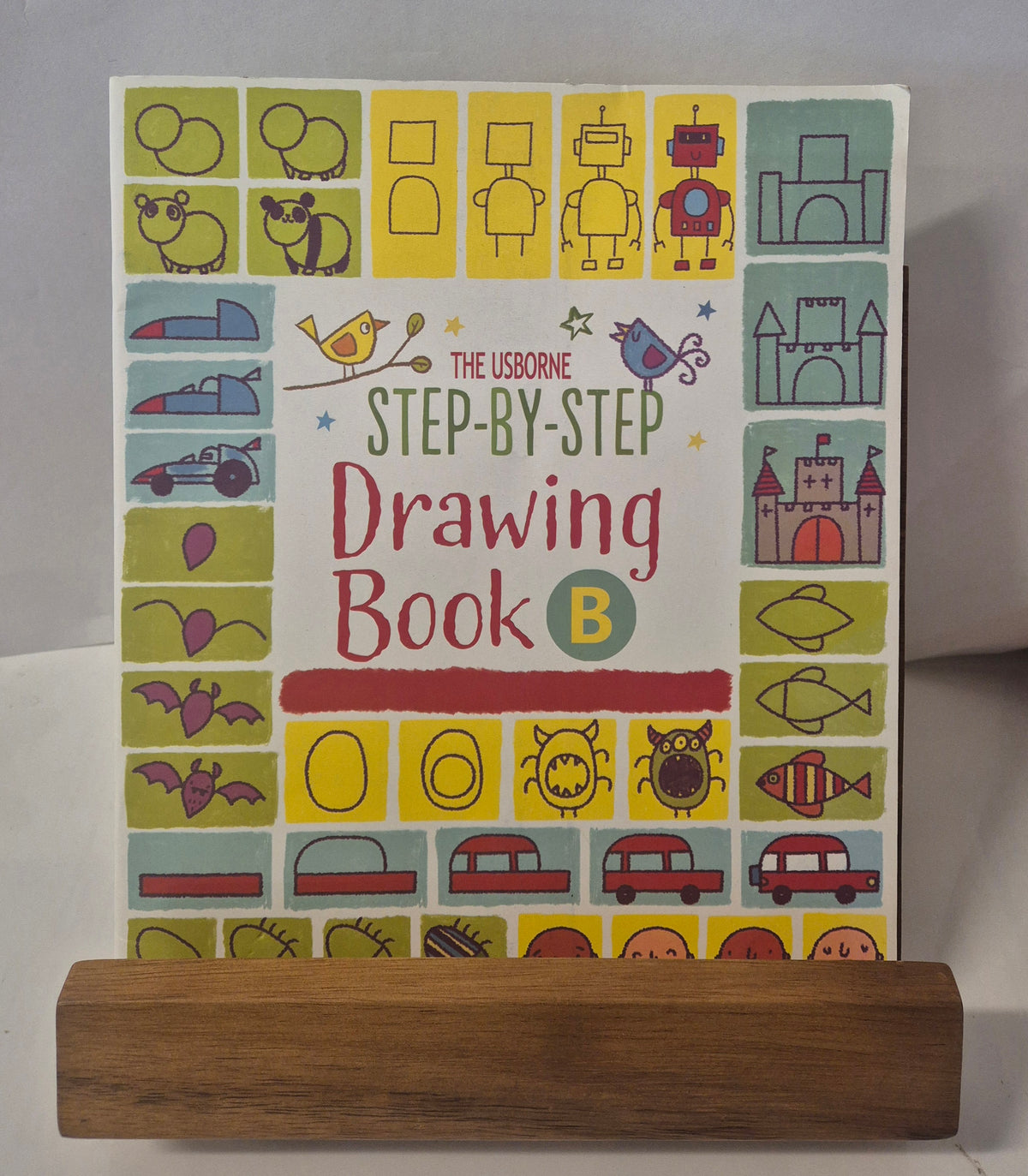 The Usborne Step-By-Step Drawing Book B by Fiona Watt