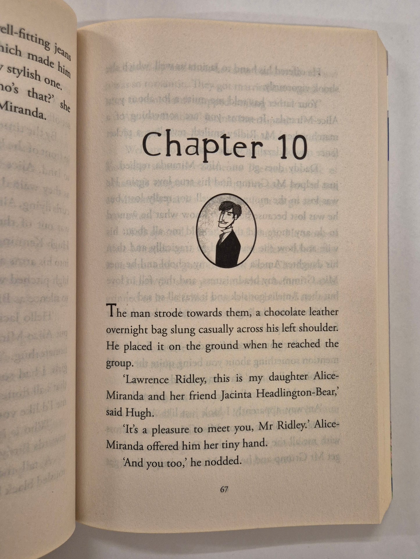 Alice-Miranda on Holiday (Alice-Miranda #2) by Jacqueline Harvey