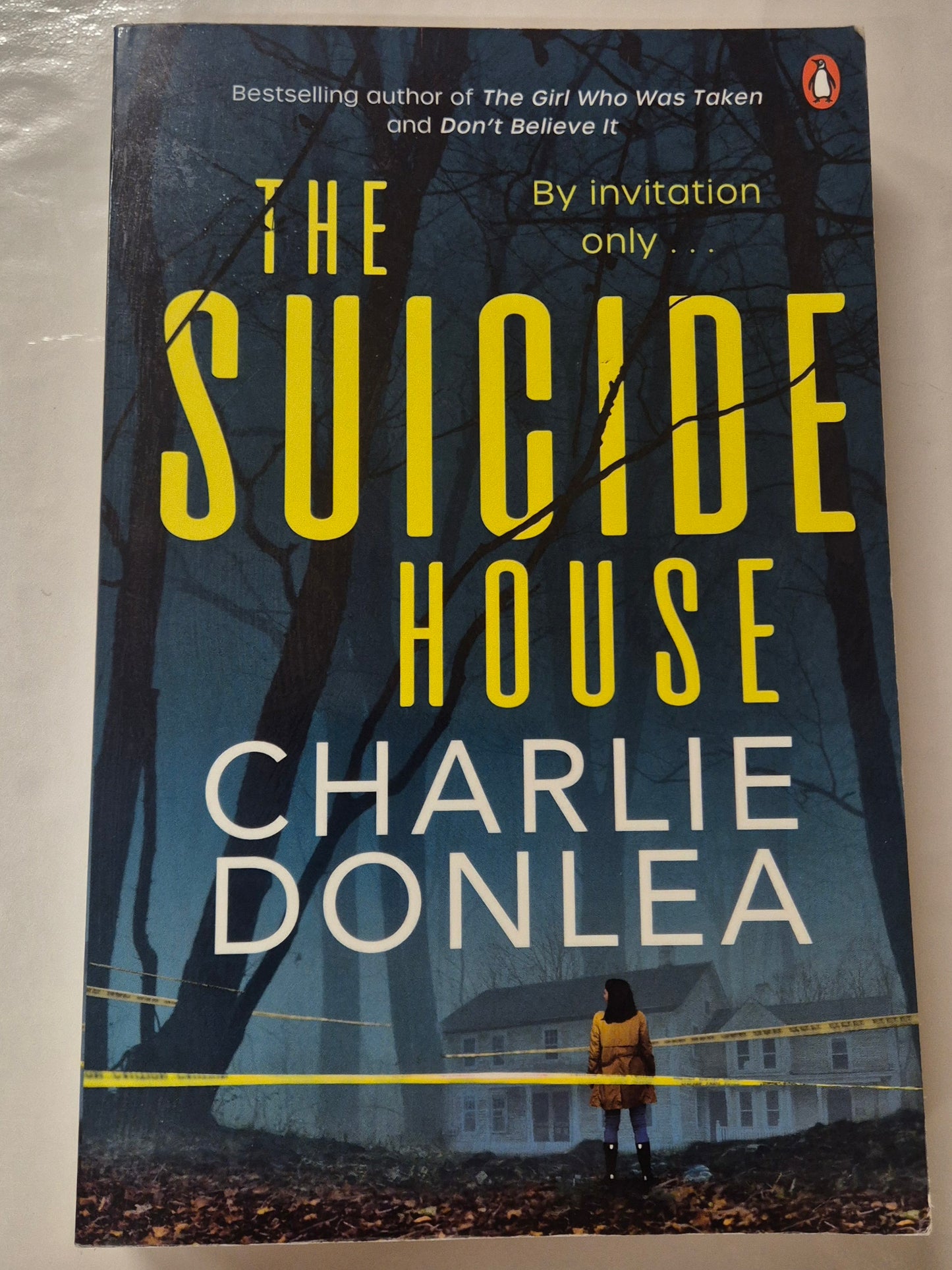 The Suicide House (Rory Moore/Lane Phillips #2) by Charlie Donlea