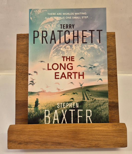The Long Earth (The Long Earth #1) by Terry Pratchett and Stephen Baxter