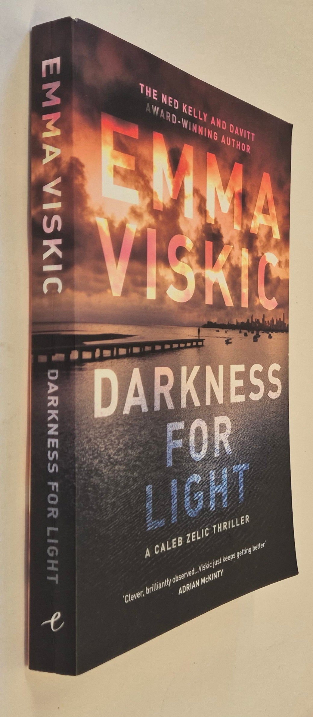 Darkness for Light (Caleb Zelic #3) by Emma Viskic