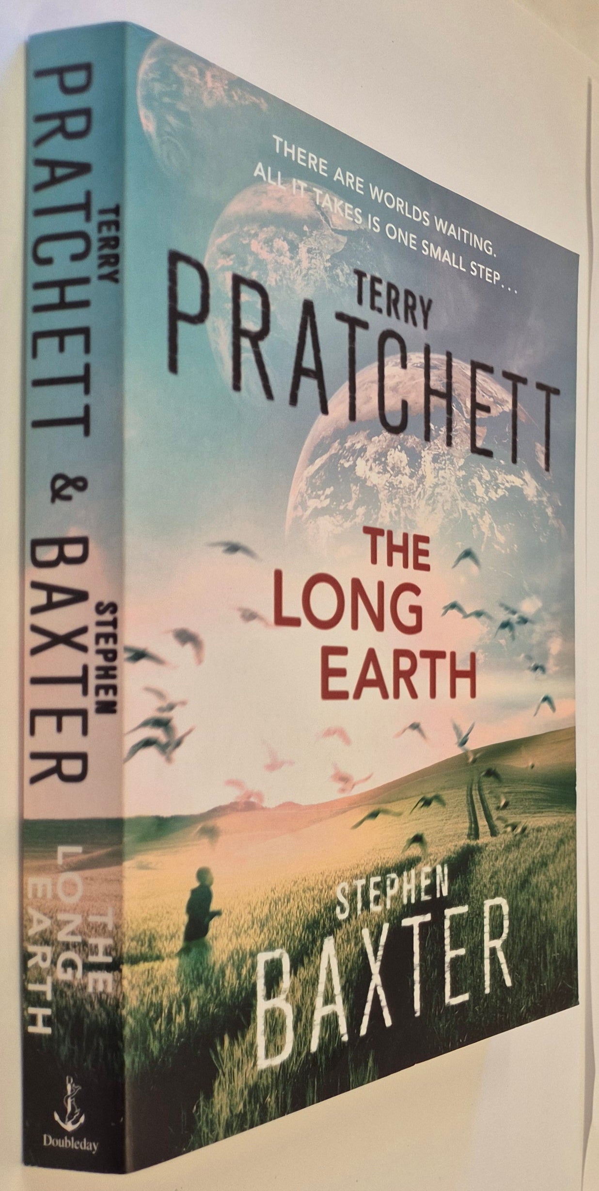 The Long Earth (The Long Earth #1) by Terry Pratchett and Stephen Baxter